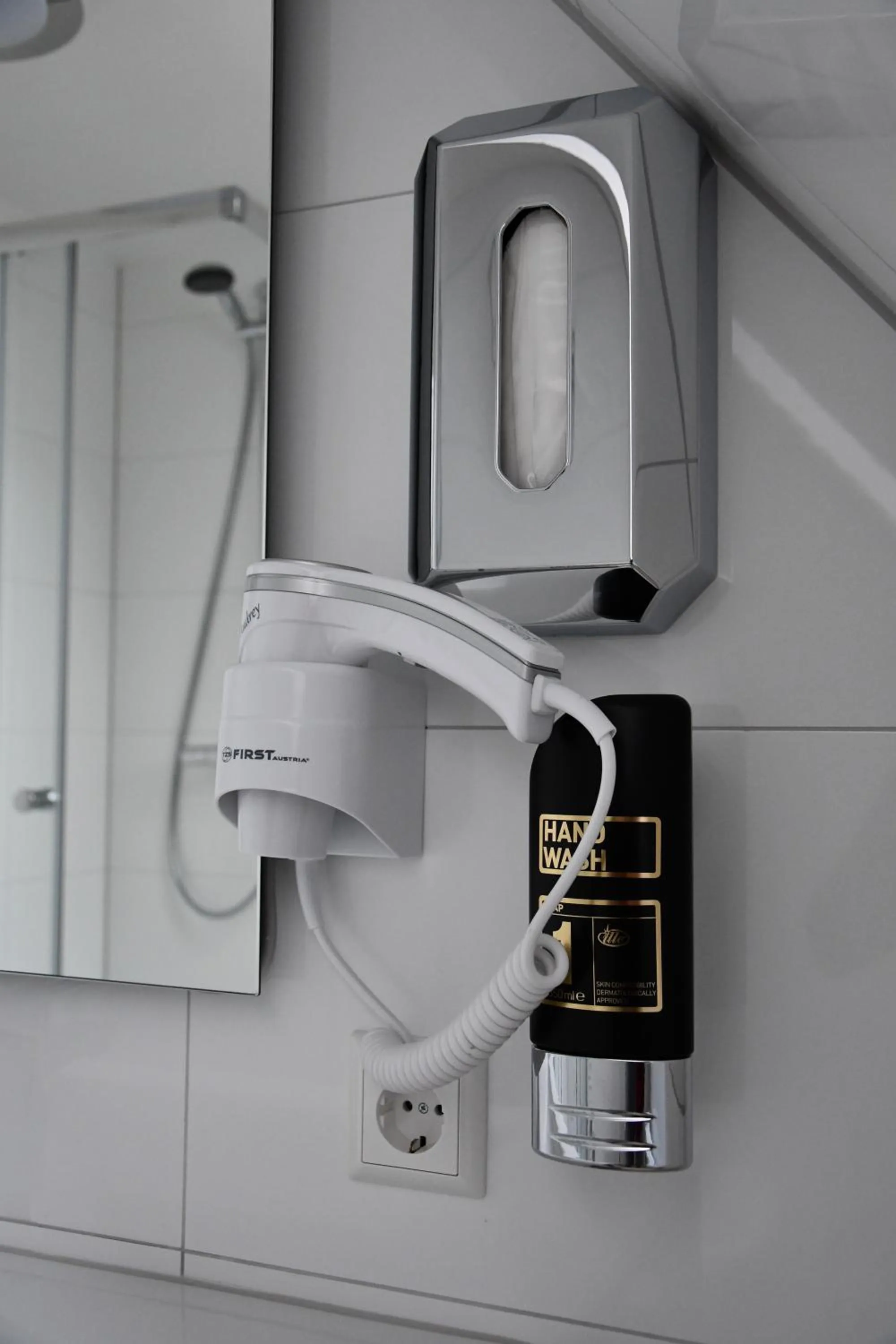 Bathroom in Hotel Myrsini