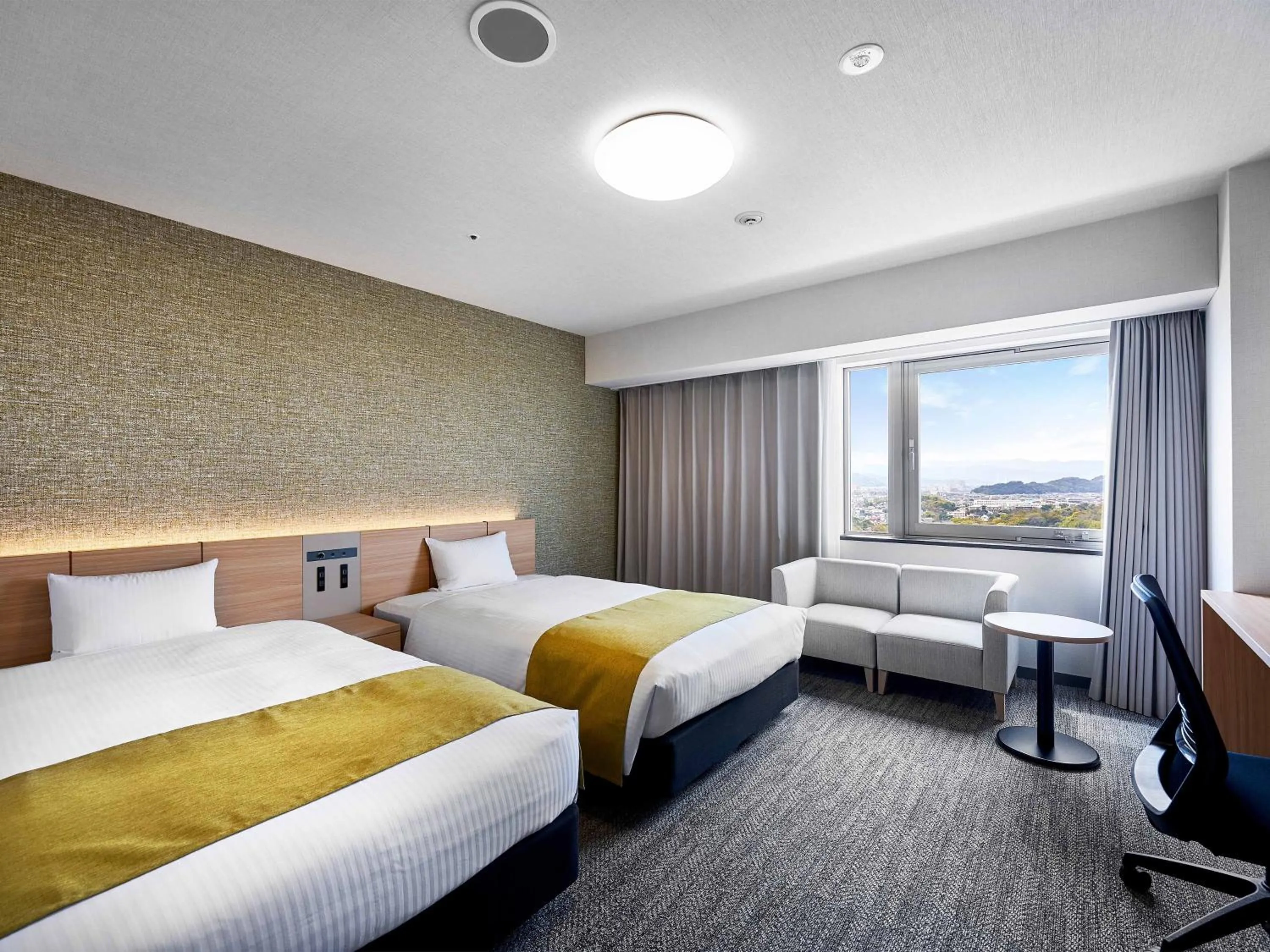 Photo of the whole room, Bed in Daiwa Roynet Hotel Wakayama