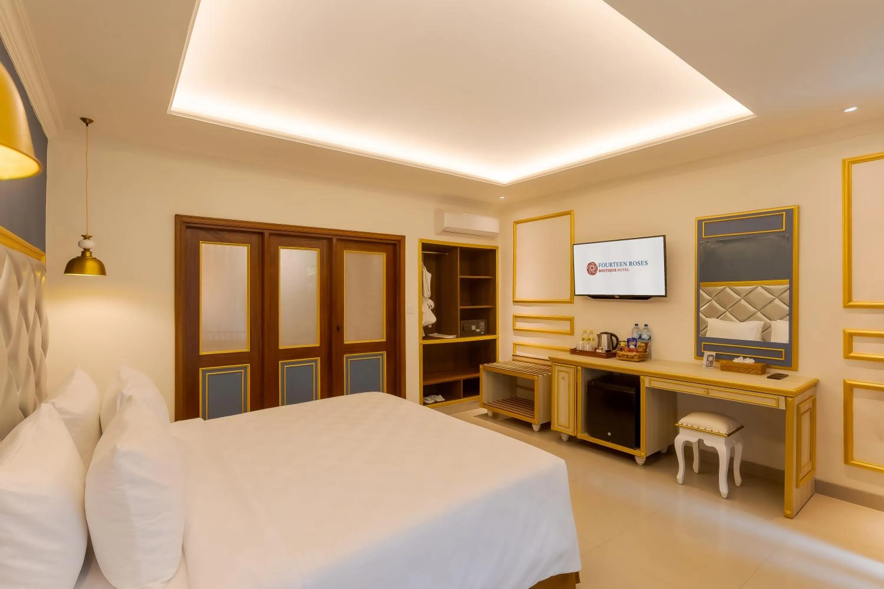 Bedroom, Bed in Fourteen Roses Boutique Hotel, Kuta