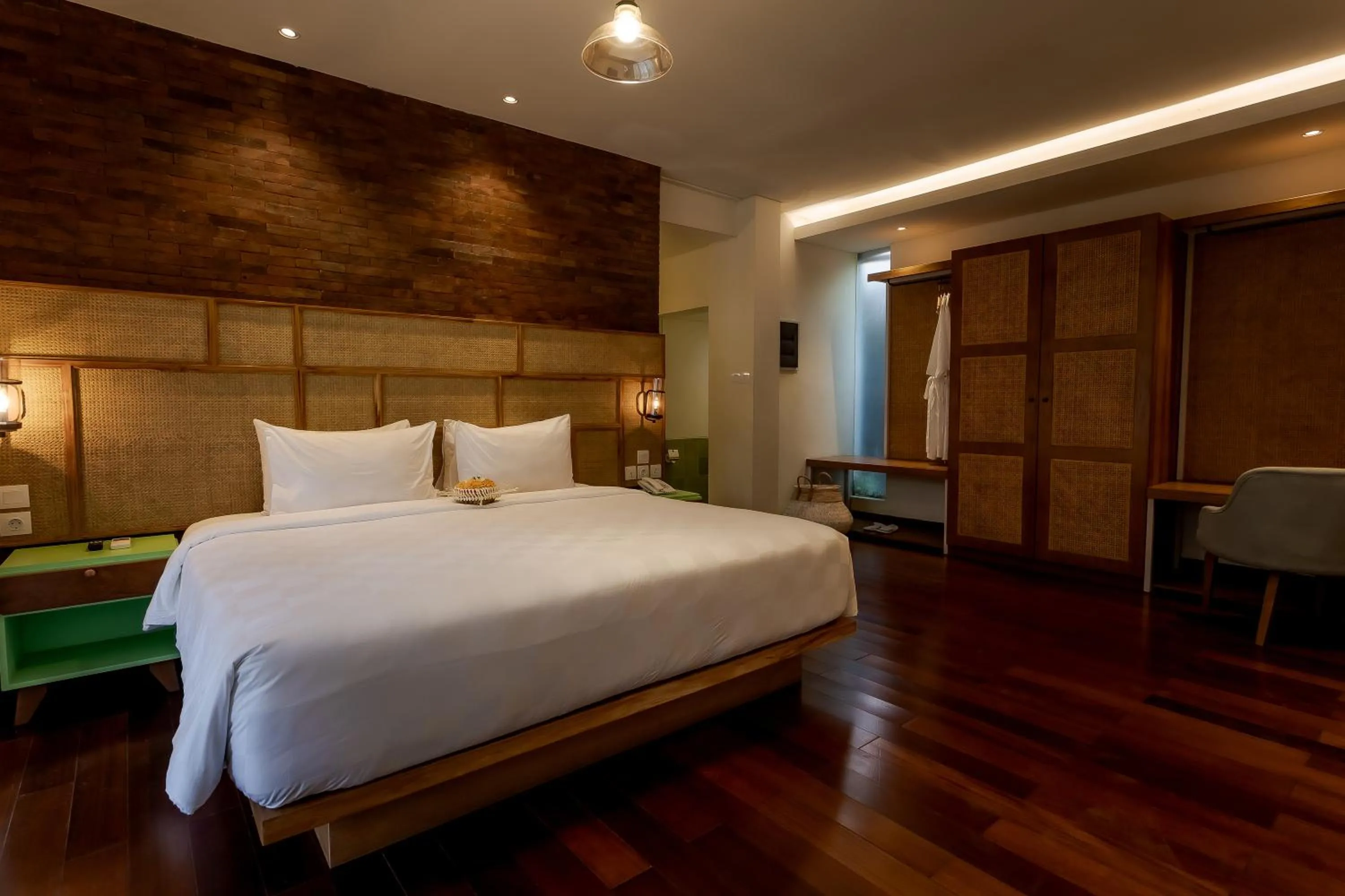 Bed in Fourteen Roses Boutique Hotel, Kuta