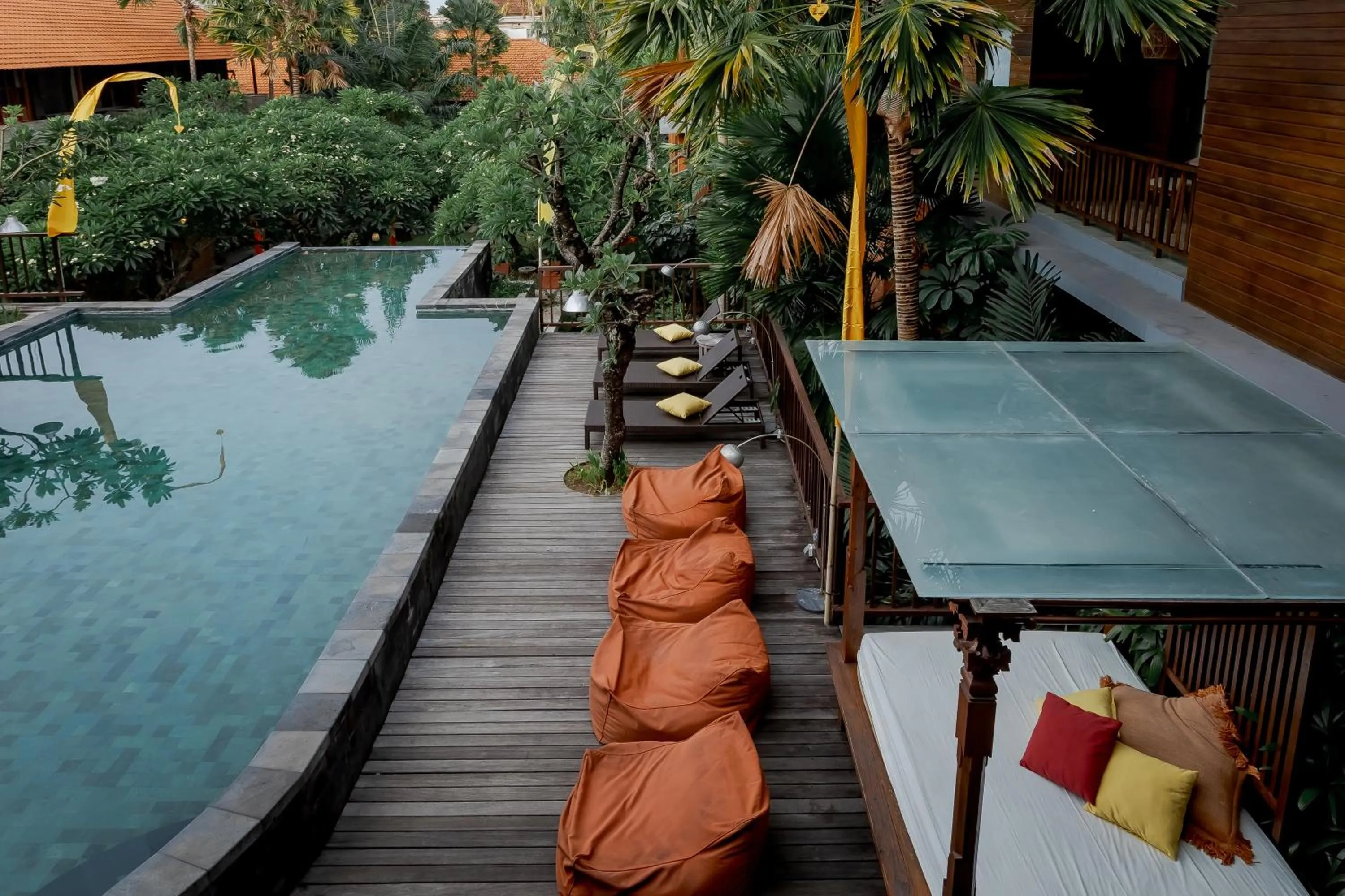 Swimming pool in Fourteen Roses Boutique Hotel, Kuta