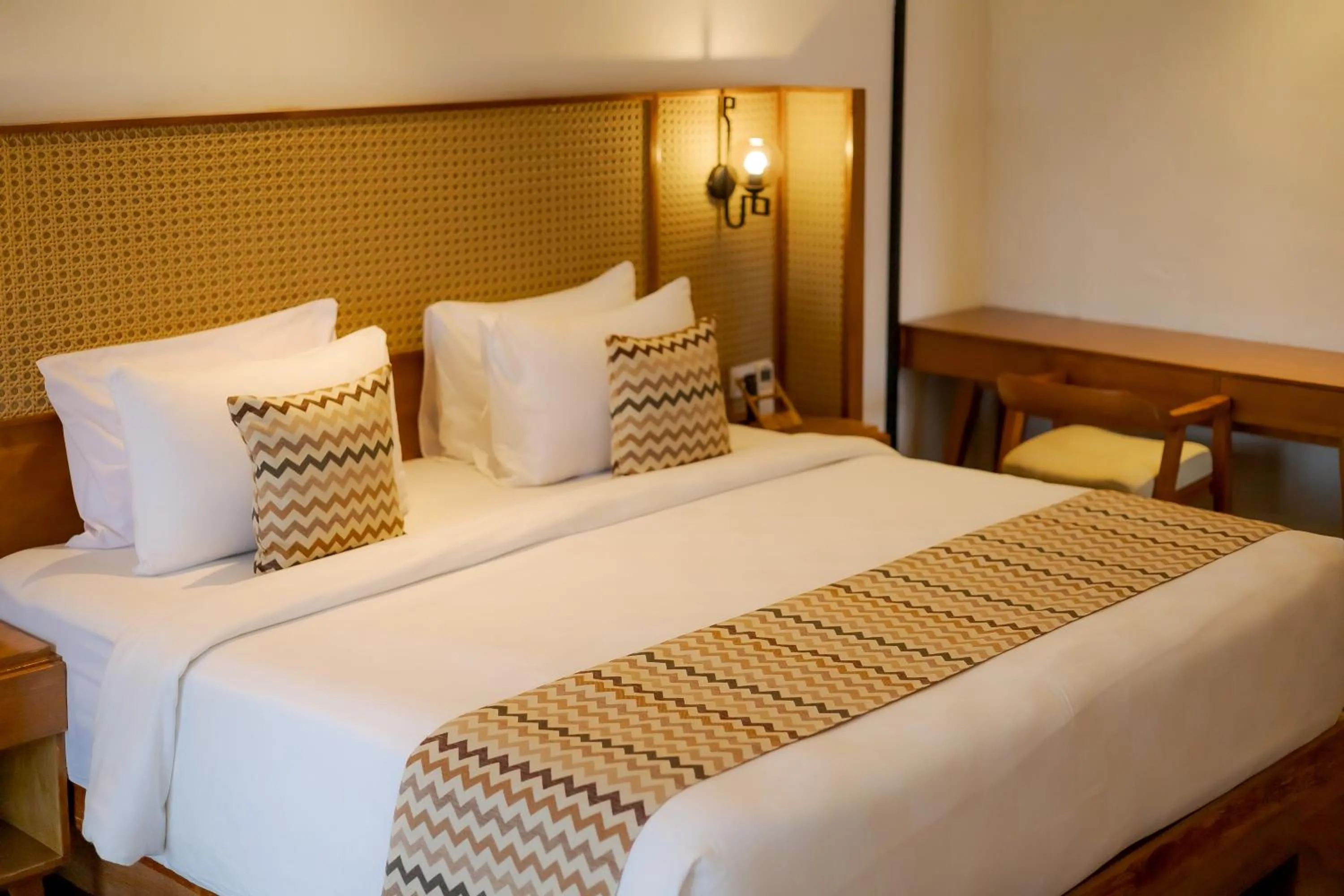 Bedroom, Bed in Fourteen Roses Boutique Hotel, Kuta