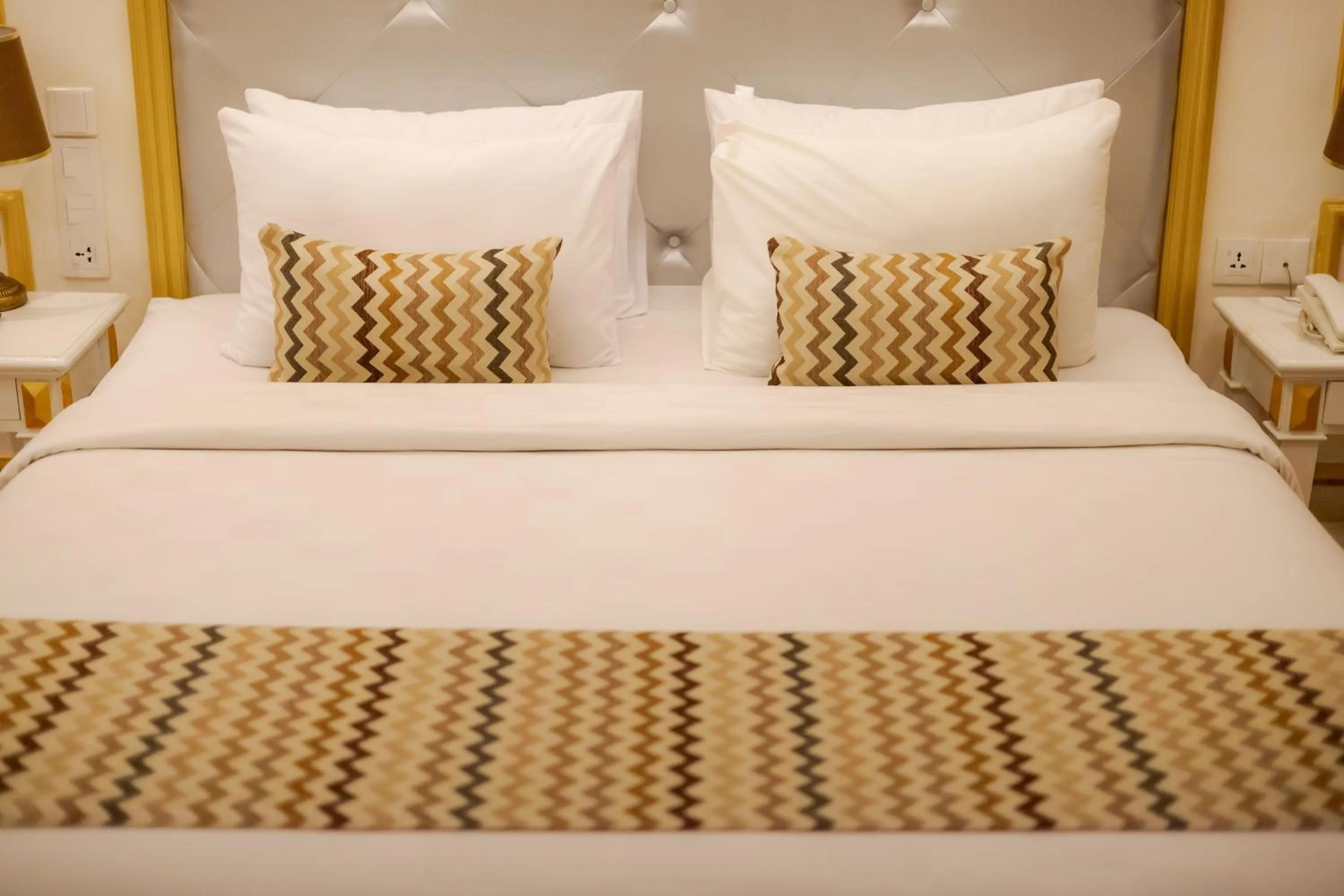 Bed in Fourteen Roses Boutique Hotel, Kuta