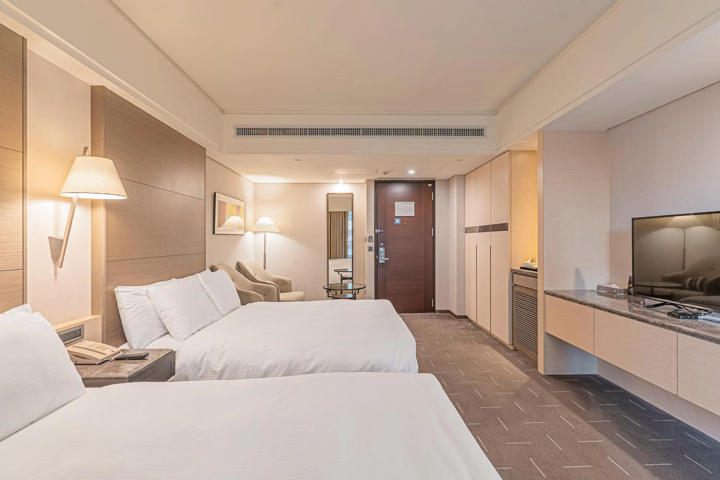 bunk bed, Bed in CHECK inn SELECT Taichung Dadun