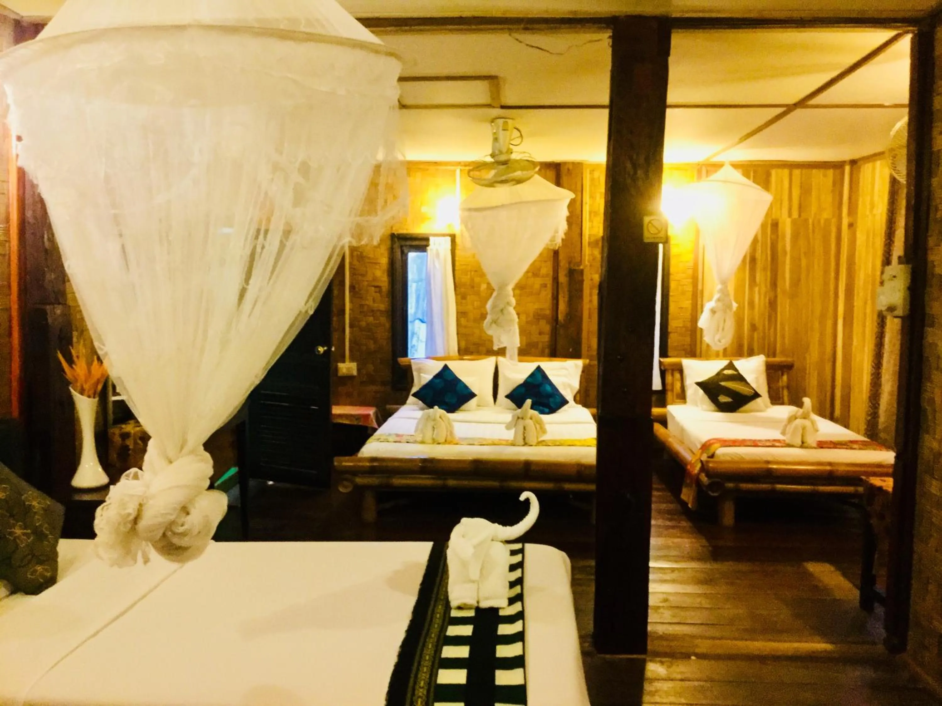 Bedroom, Bed in Champalao The Villa