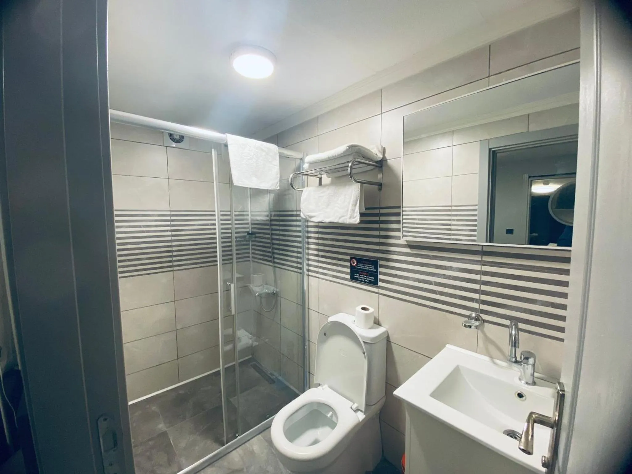 Shower in ATABAY SUiT OTEL