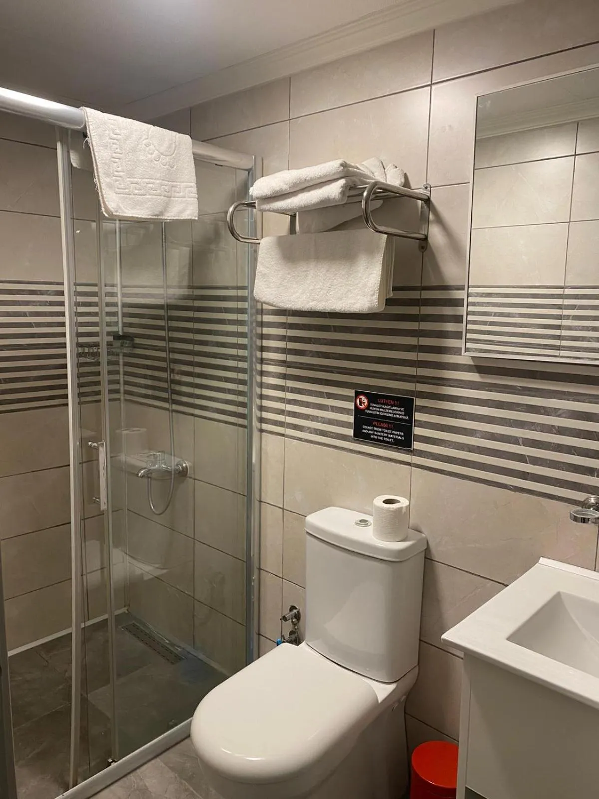 Shower in ATABAY SUiT OTEL