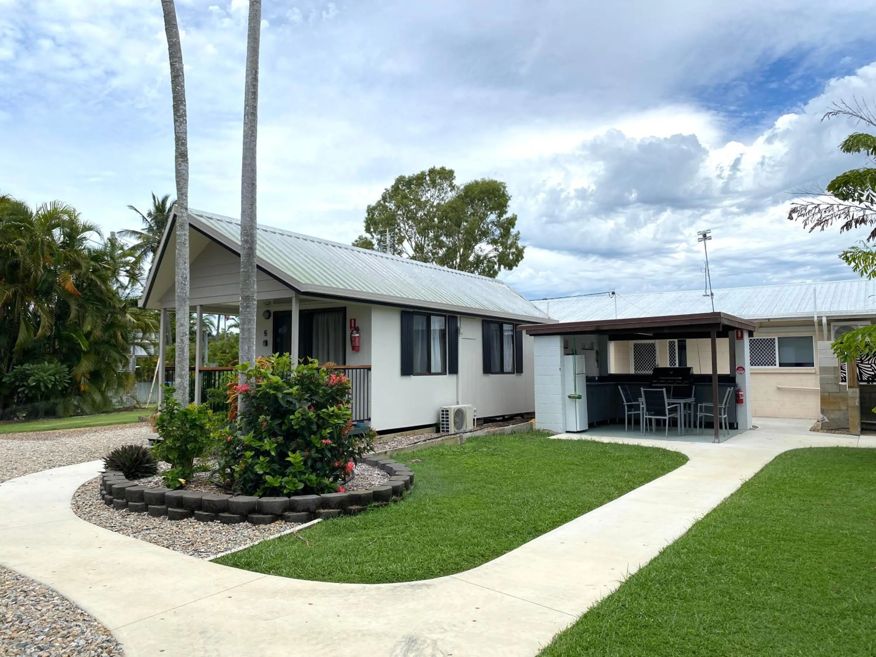 Property building in Palm View Holiday Apartments