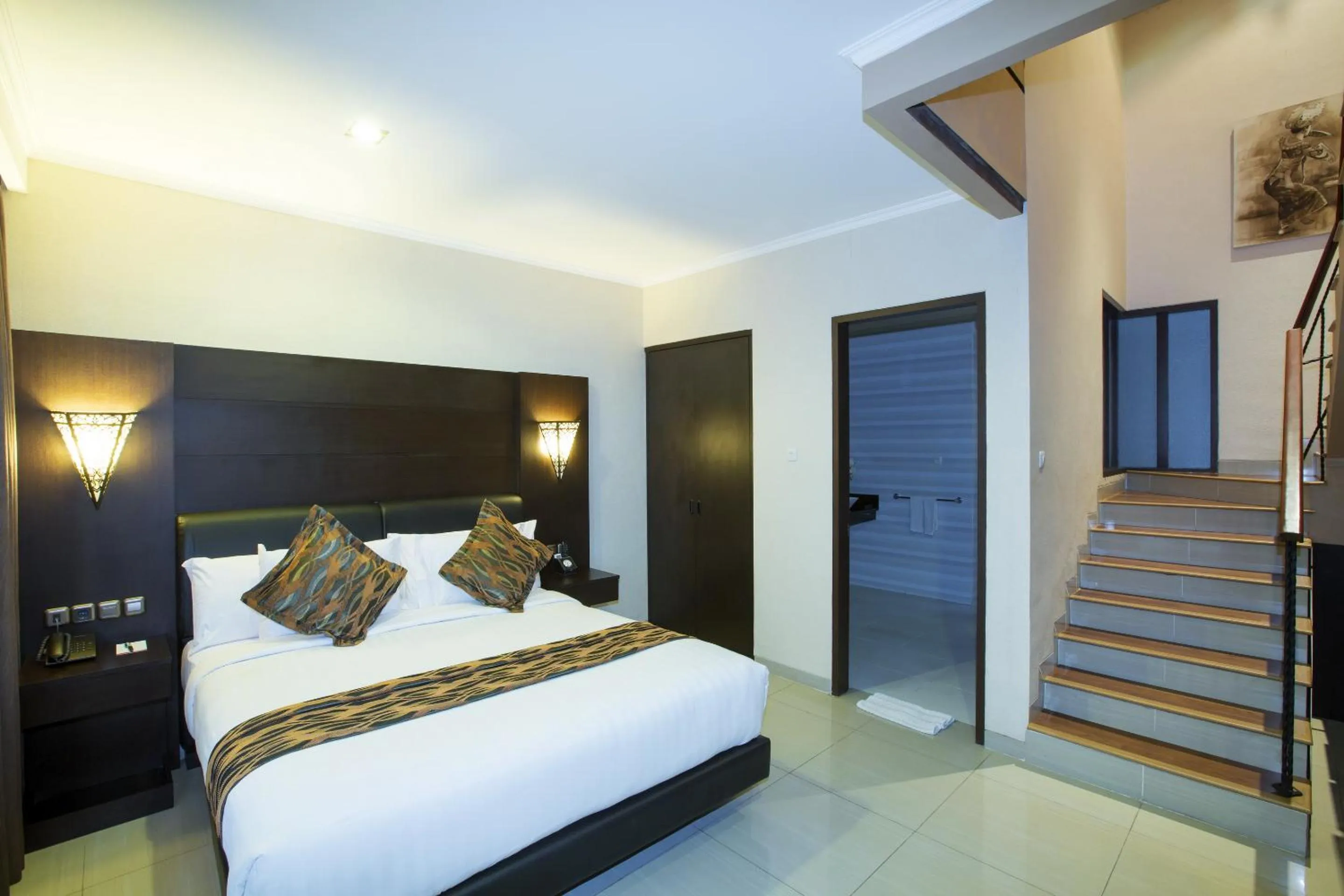 Decorative detail, Bed in Flamingo Dewata Suite