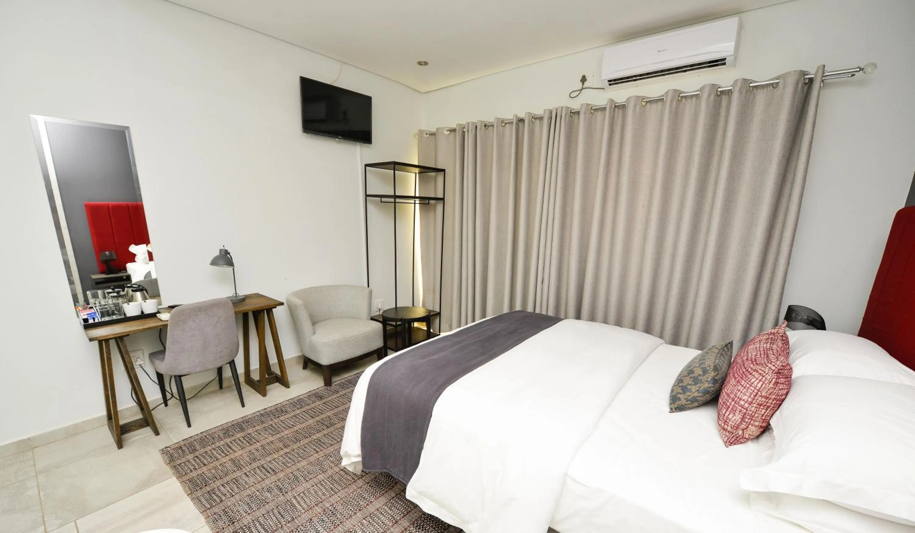 Bed in Serurubele Boutique Hotel