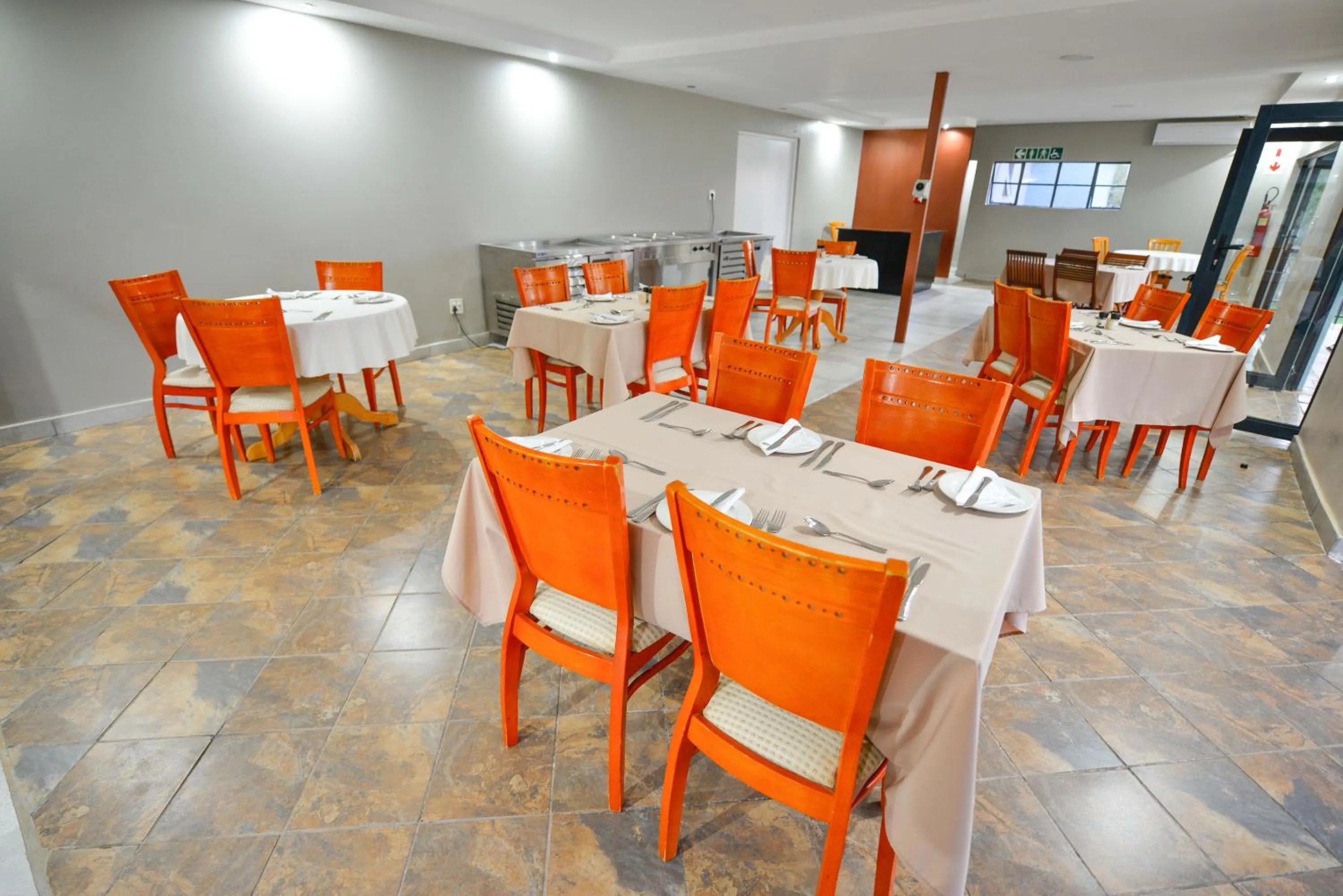 Restaurant/places to eat in Serurubele Boutique Hotel