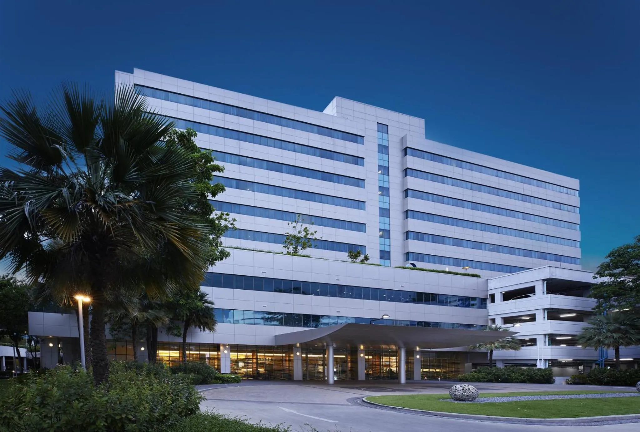 Property building in Centara Life Government Complex Hotel & Convention Centre Chaeng Watthana