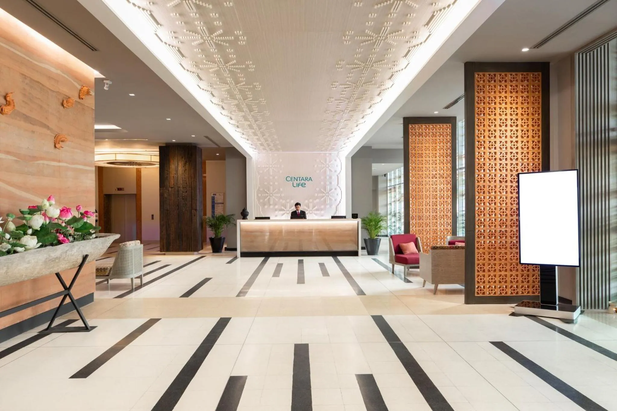 Lobby or reception, Bed in Centara Life Government Complex Hotel & Convention Centre Chaeng Watthana