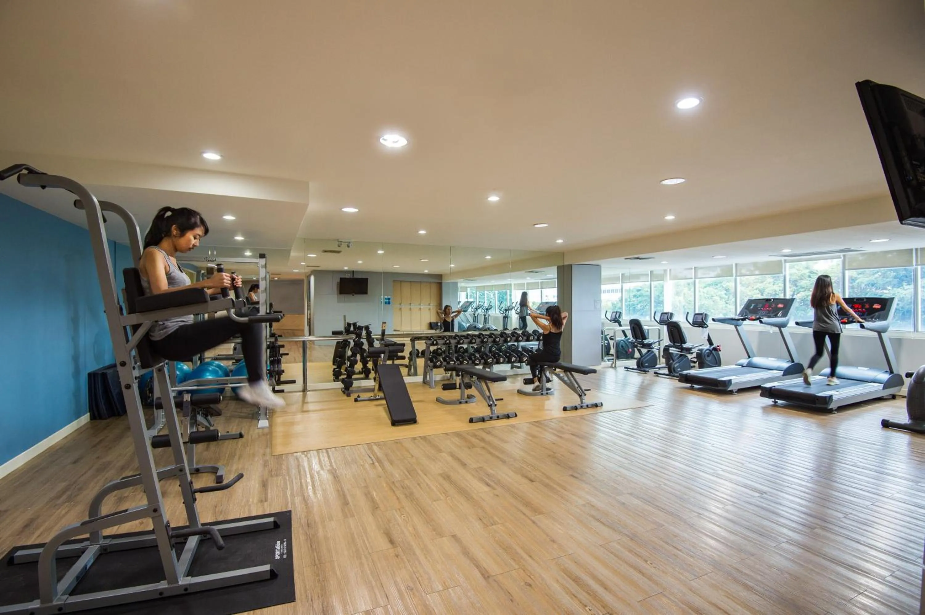 Fitness centre/facilities in Centara Life Government Complex Hotel & Convention Centre Chaeng Watthana