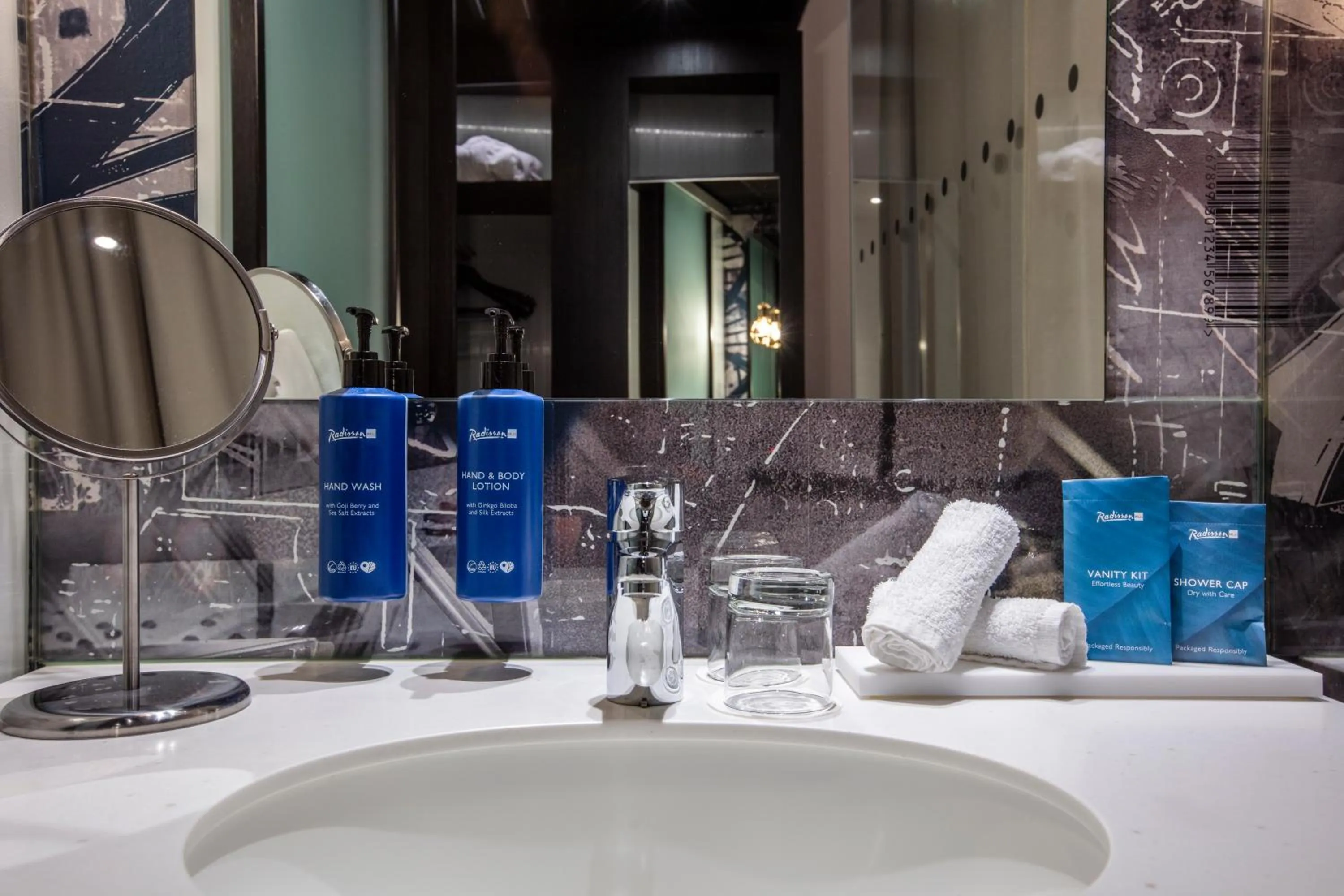 Bathroom in Radisson Blu Riverside Hotel