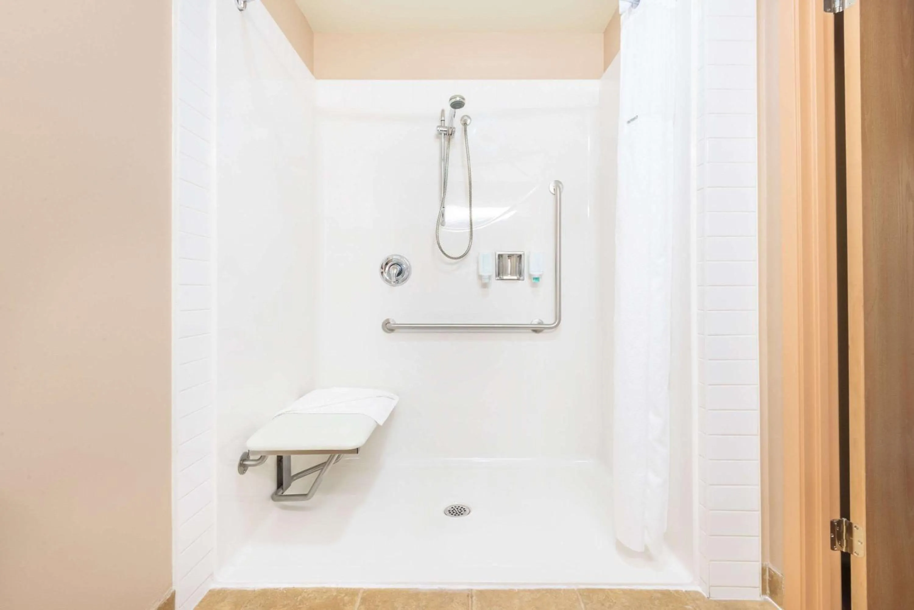 Shower, Bathroom in Super 8 by Wyndham St Johns