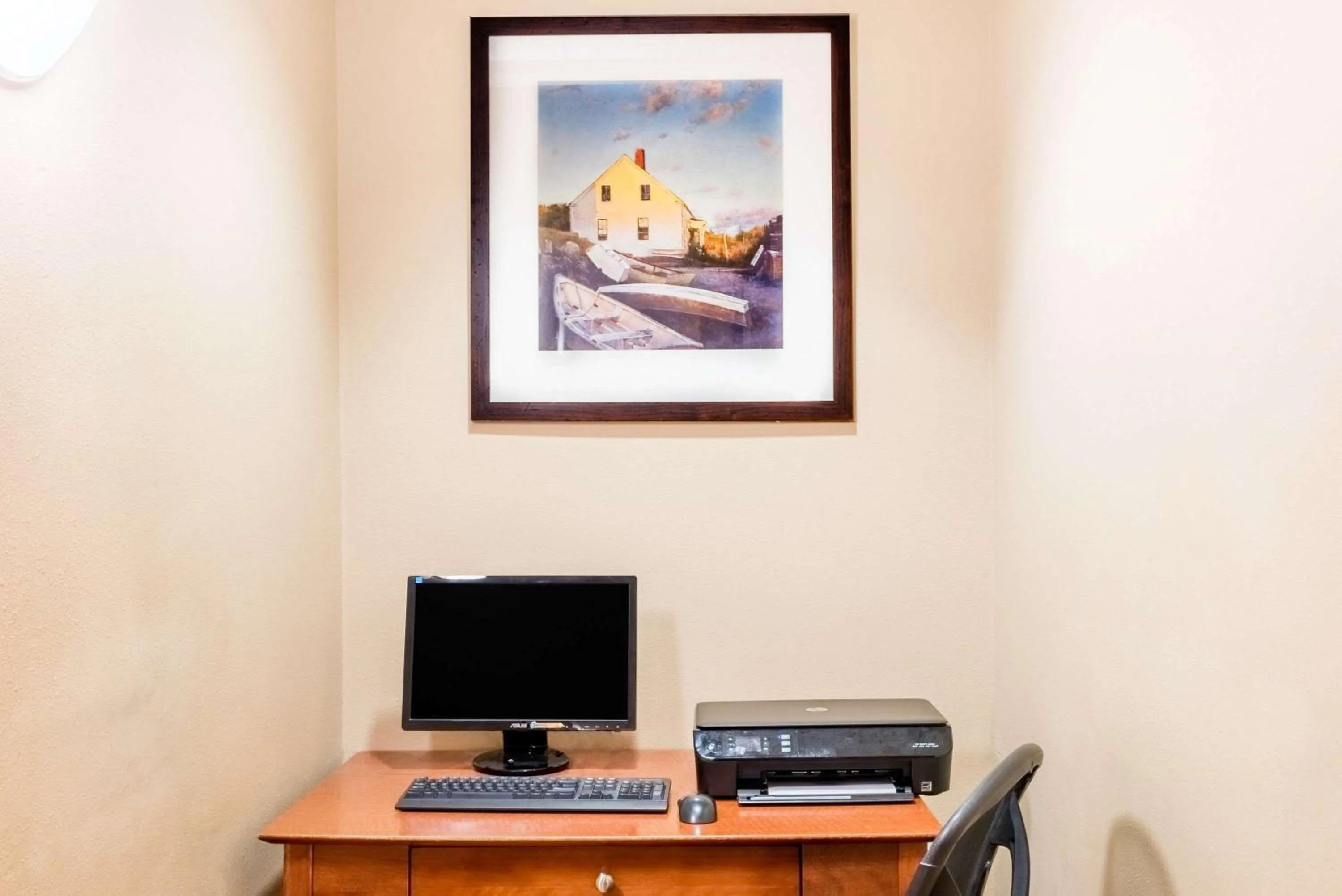 Business facilities, TV/Entertainment Center in Super 8 by Wyndham St Johns