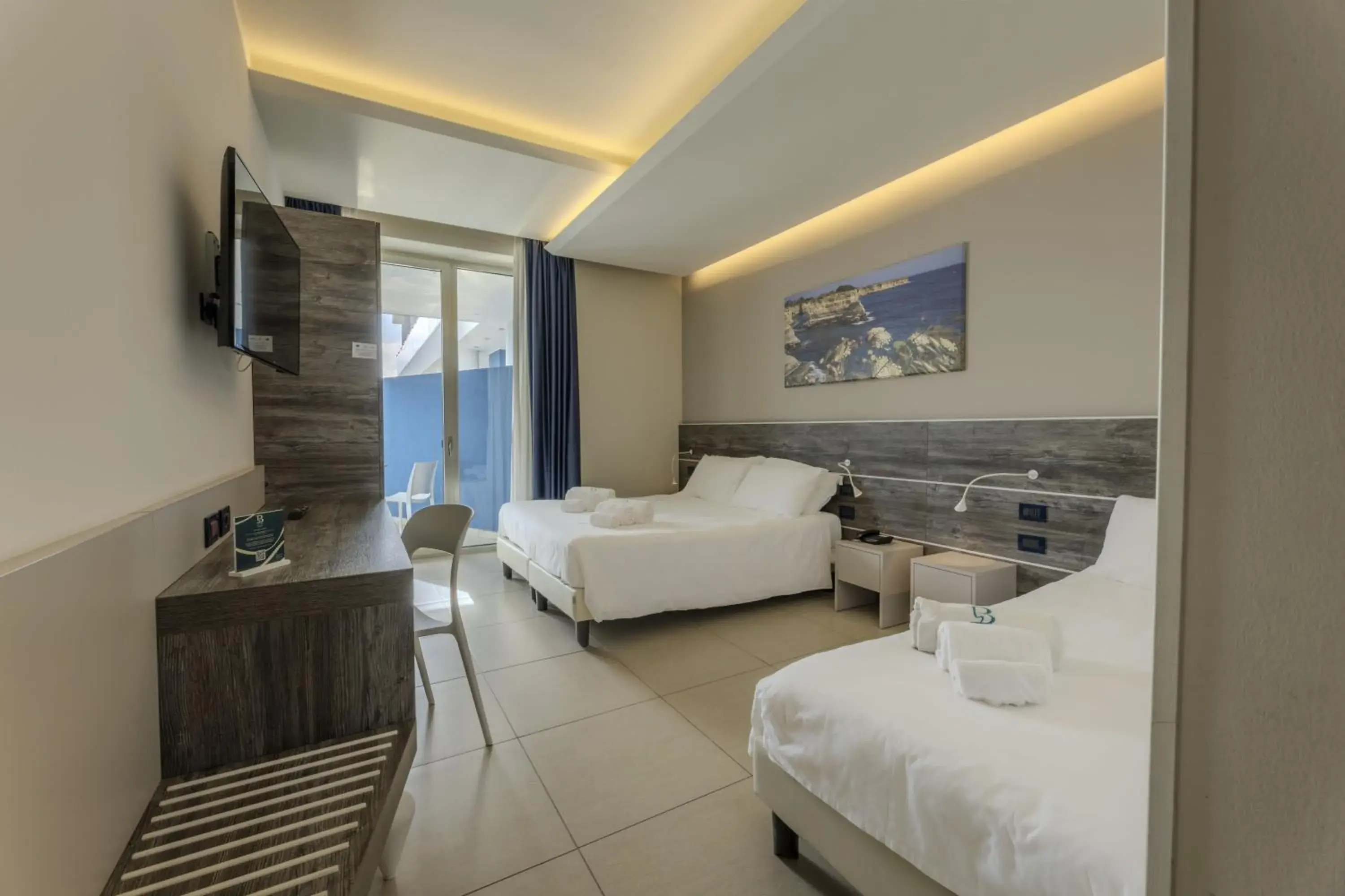 Superior Triple Room with Sea View in Hotel Belvedere Superior Triple Room with Sea View in Hotel Belvedere