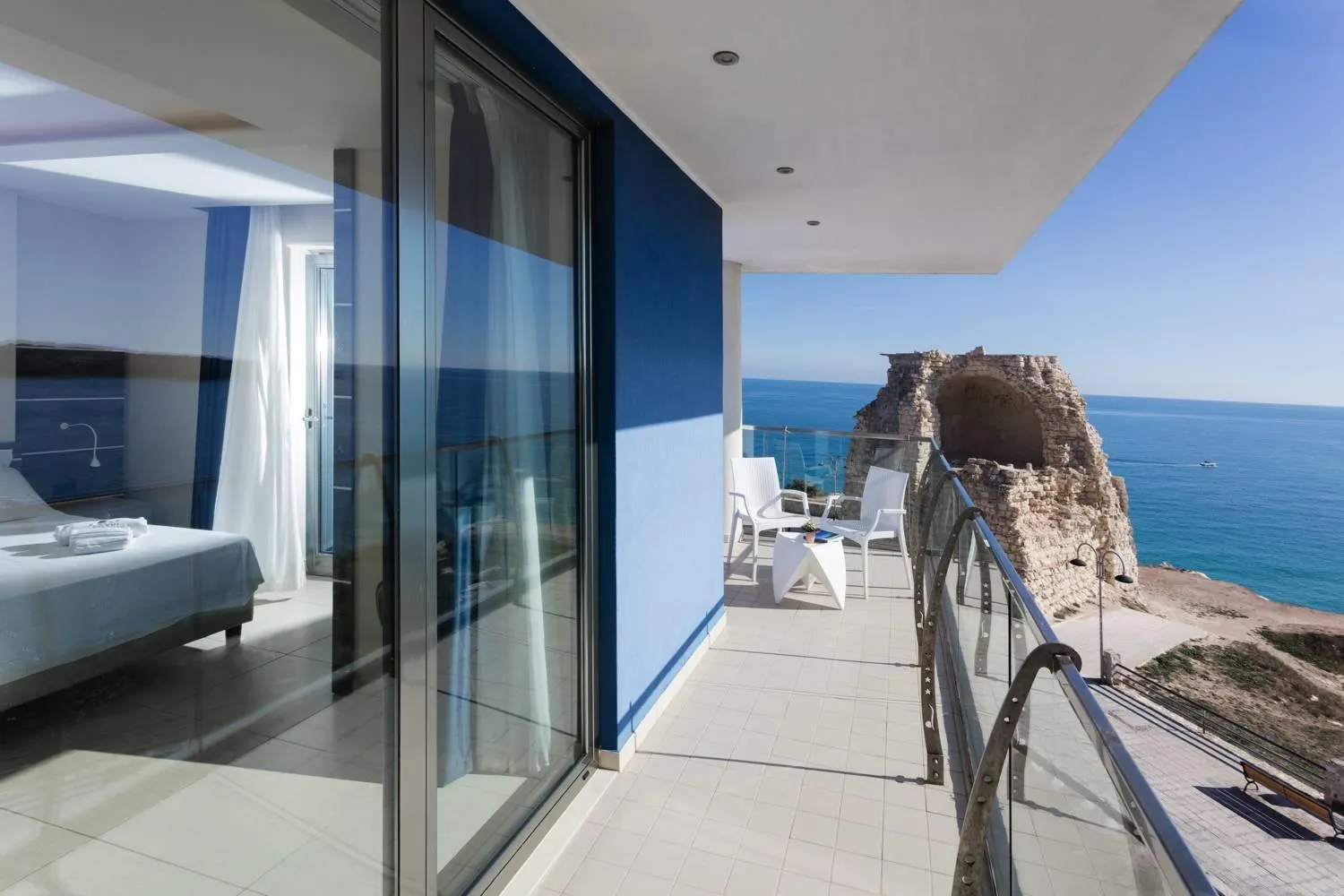 Nearby landmark, Bed in Hotel Belvedere