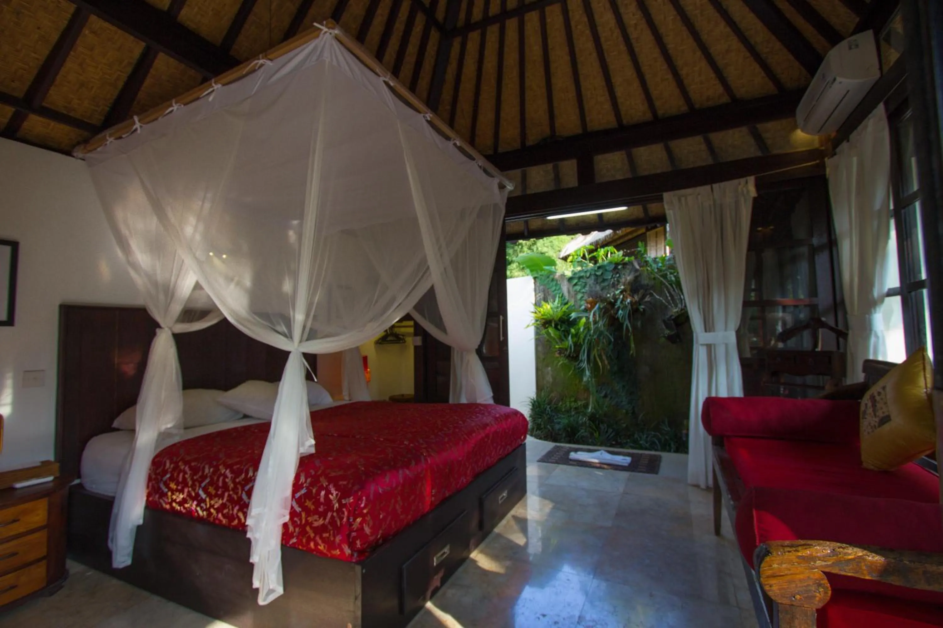 Photo of the whole room, Bed in Lodtunduh Sari