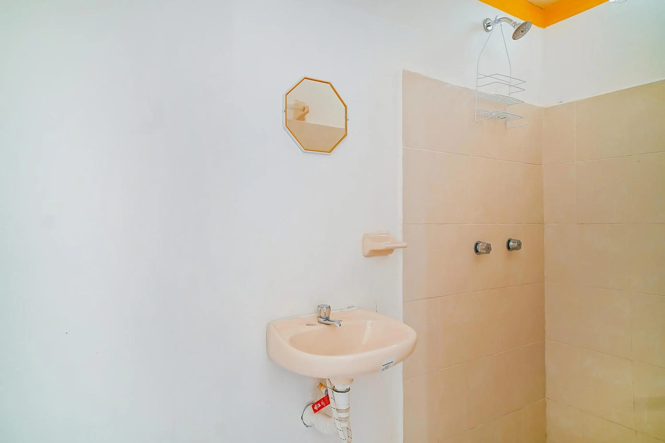 Bathroom in OYO Hospedaje Colibri