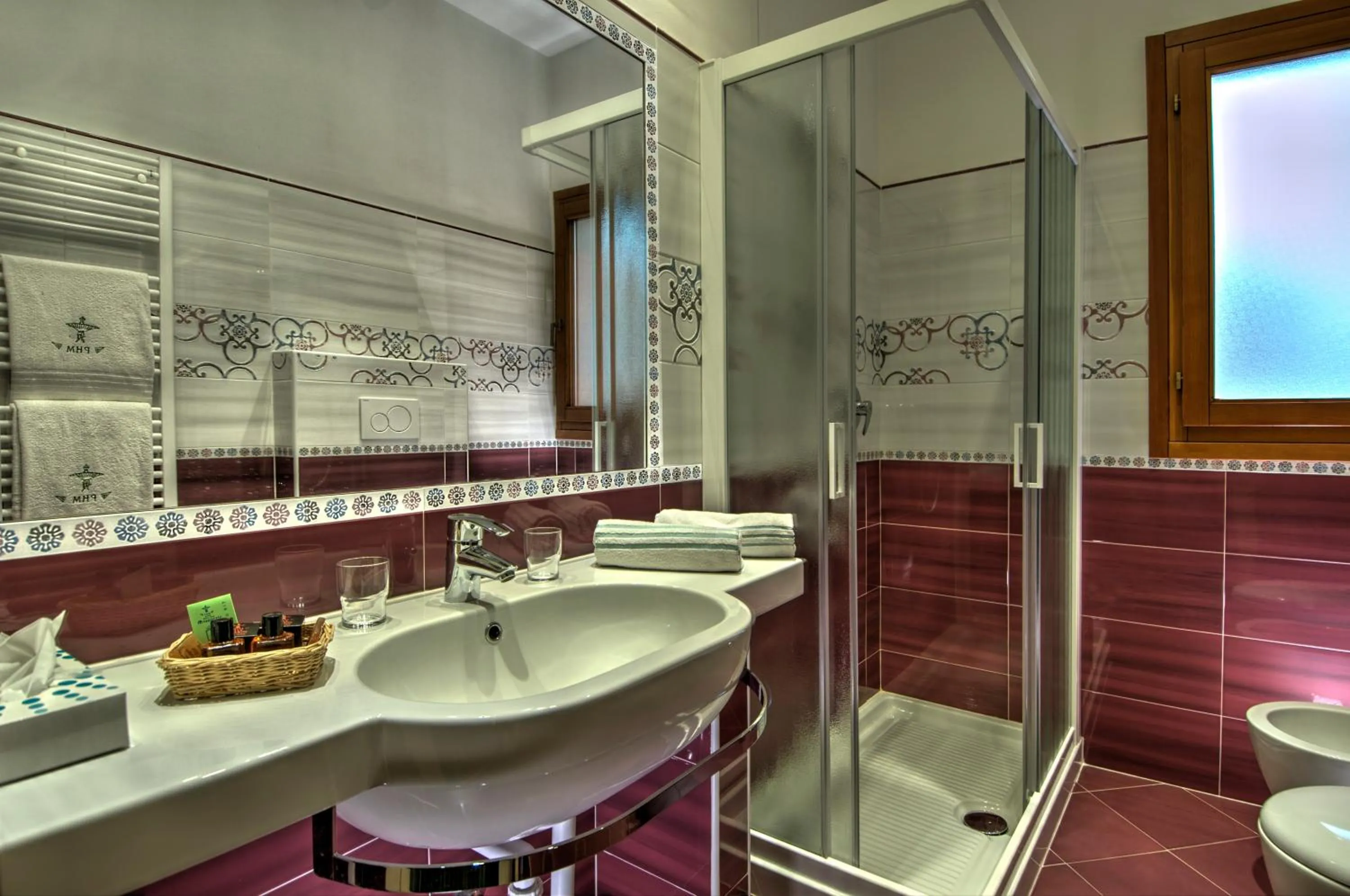 Bathroom in Palace Hotel Meggiorato