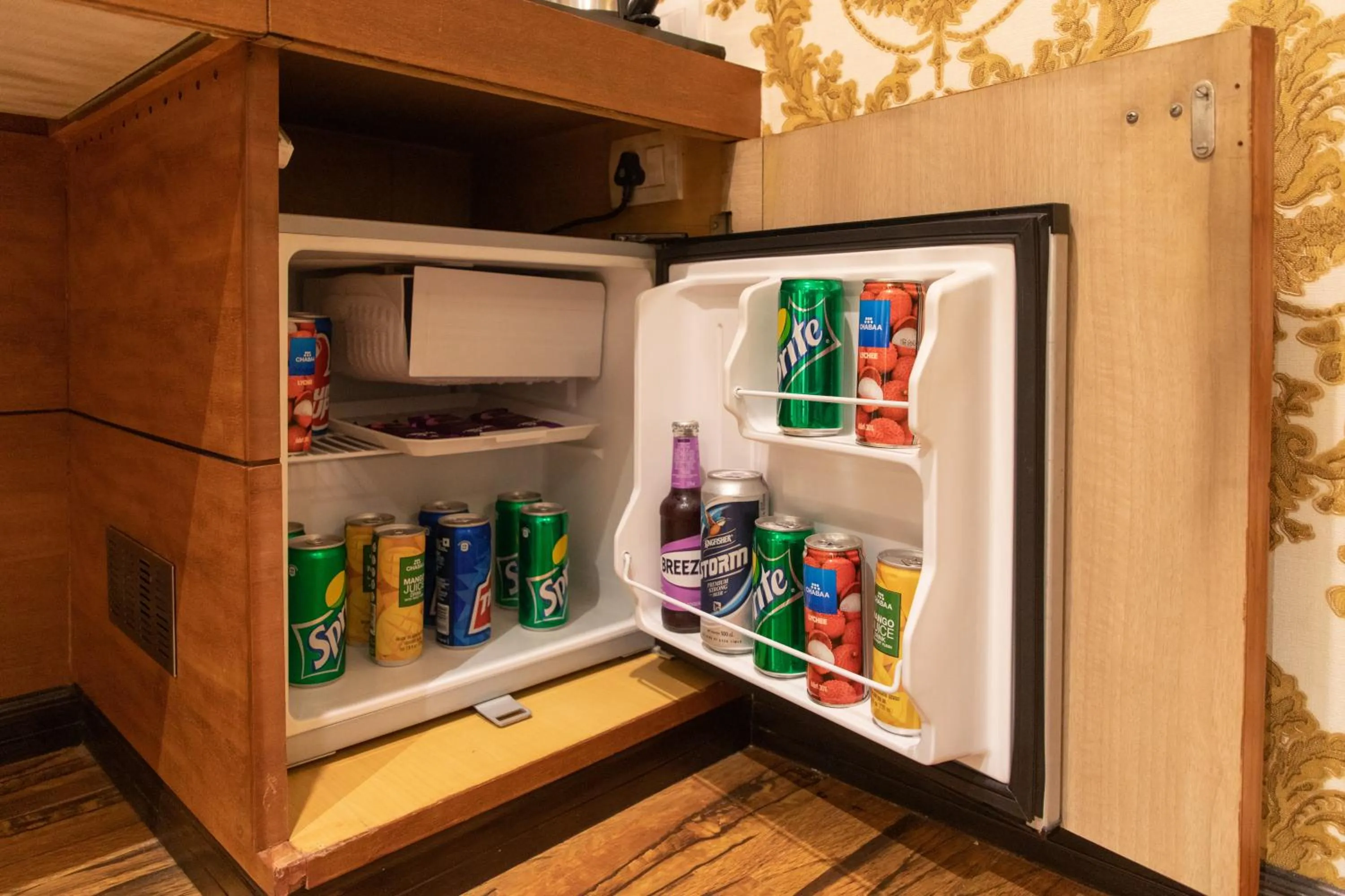 Drinks in Hotel Sandy's Tower