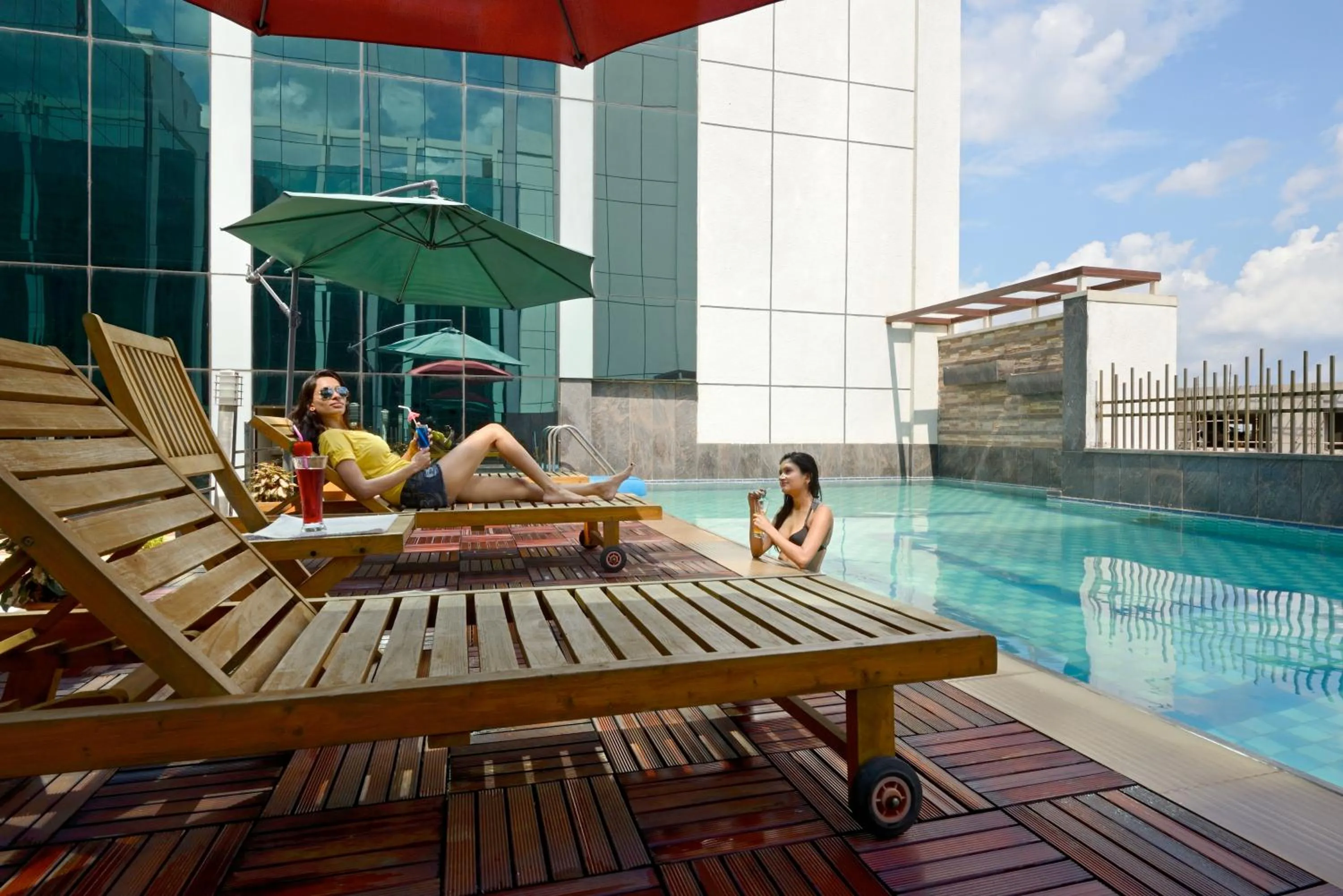 Day in Hotel Sandy's Tower