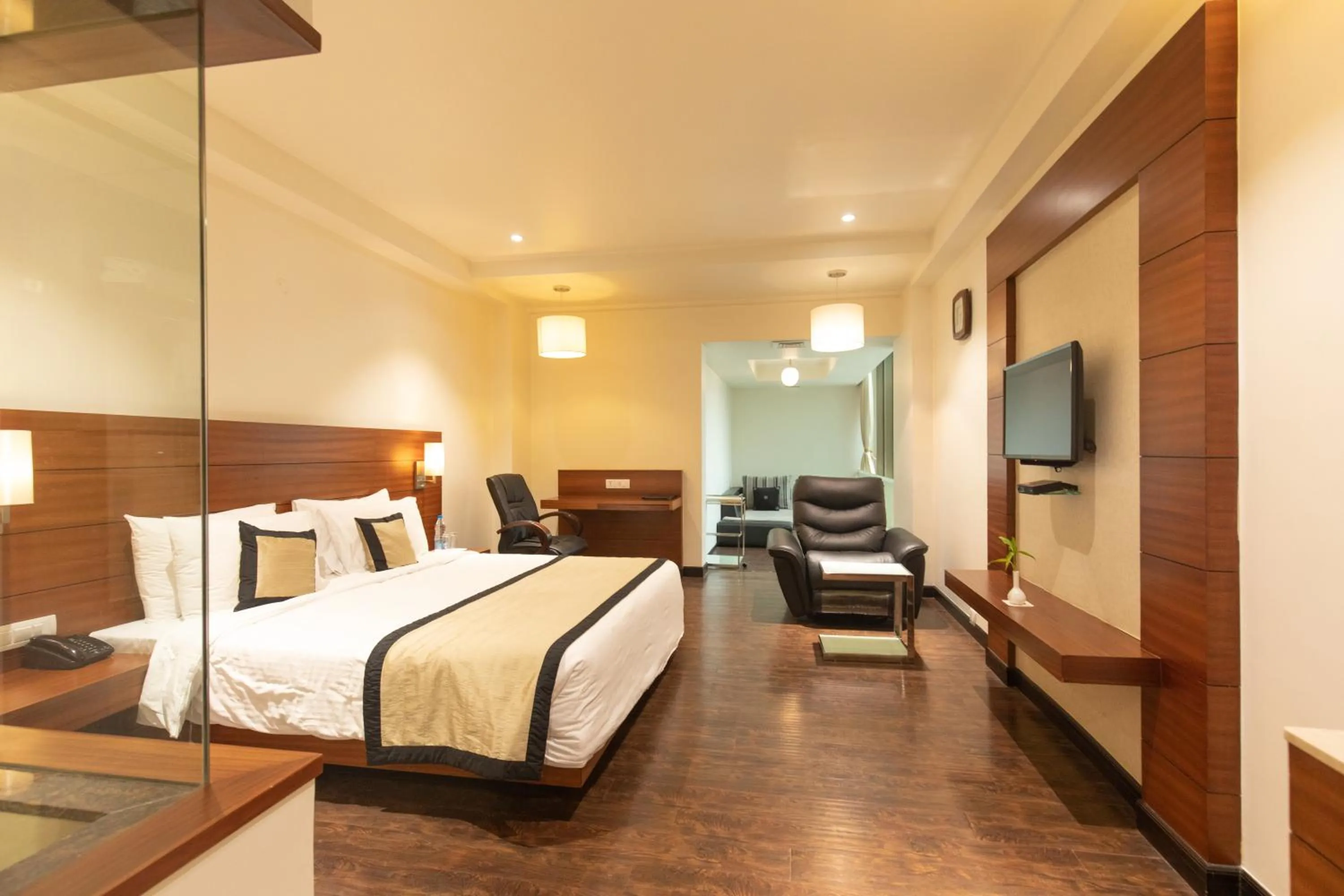 View (from property/room), Bed in Hotel Sandy's Tower