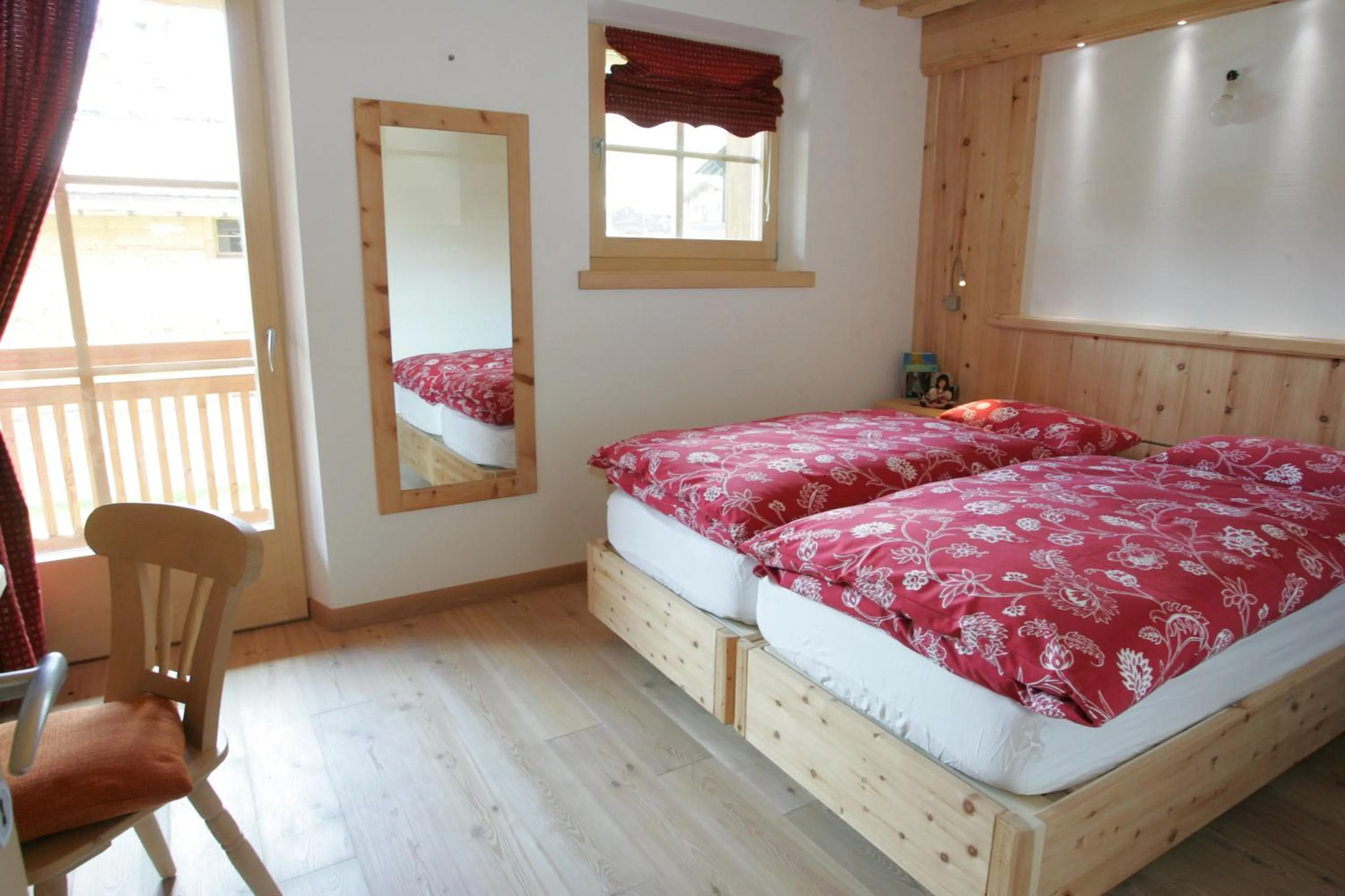 Photo of the whole room, Bed in Chalet Nada