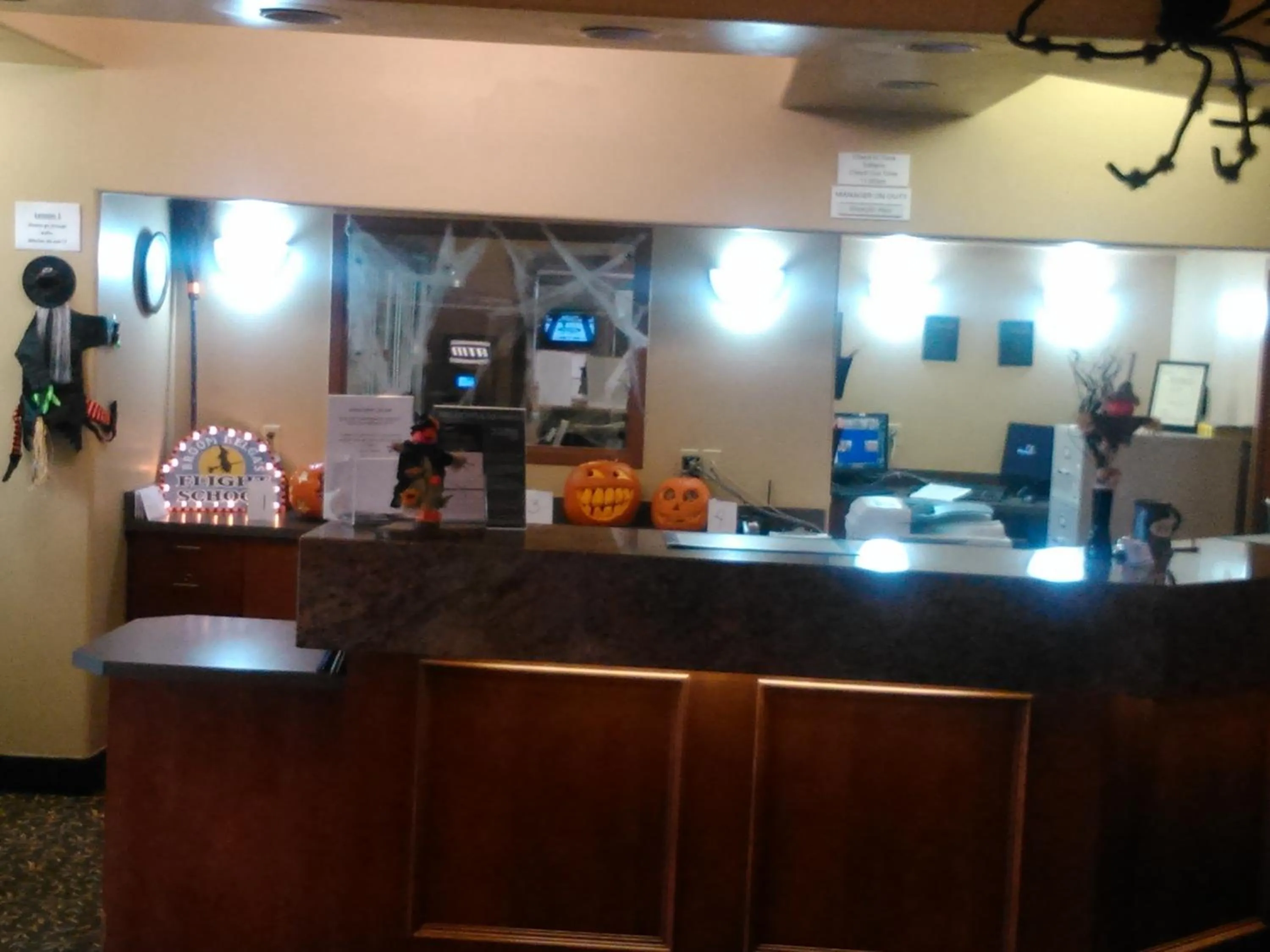 Lobby or reception in Super 8 by Wyndham High Level AB