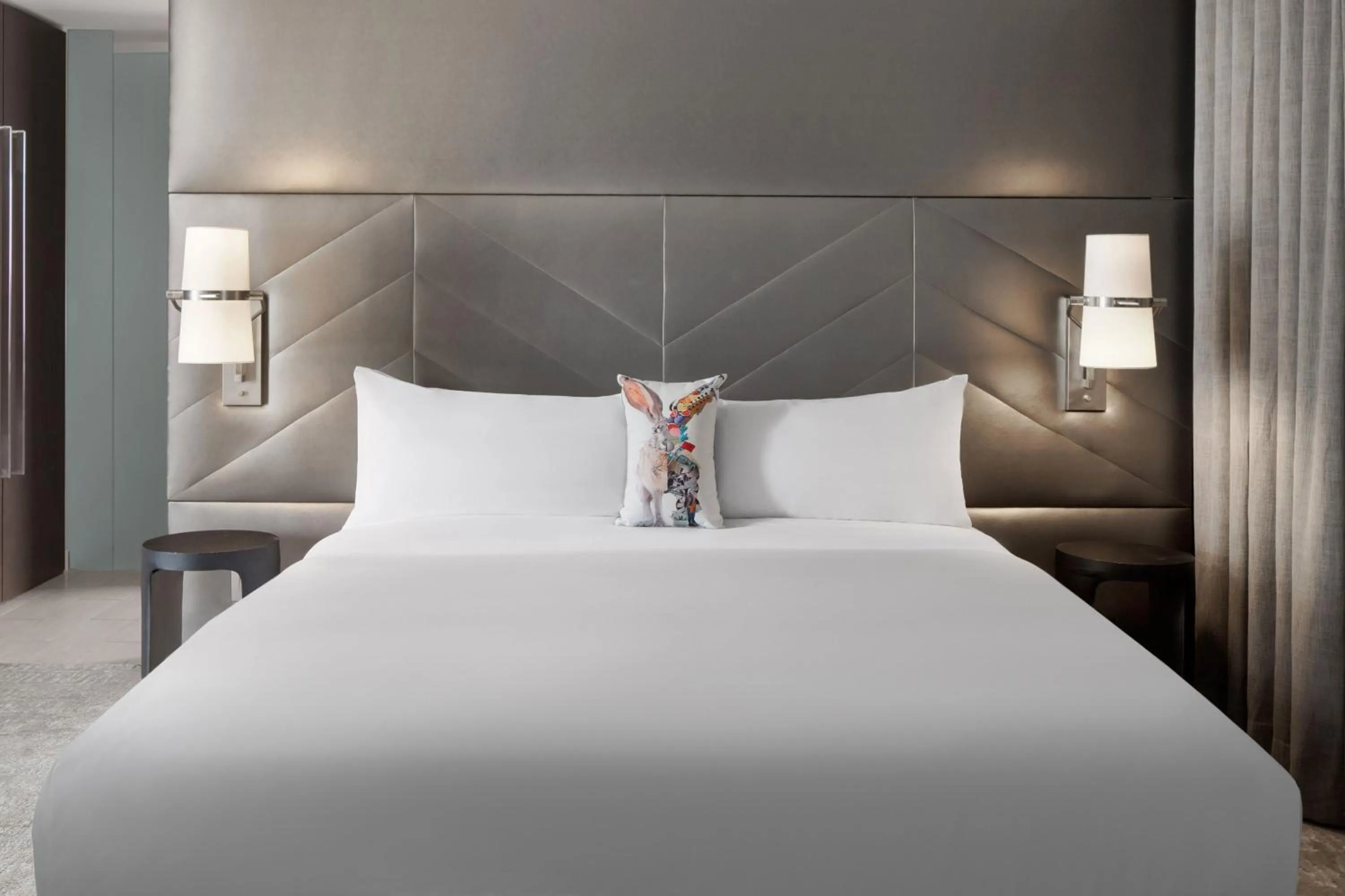 Bedroom, Bed in W Scottsdale