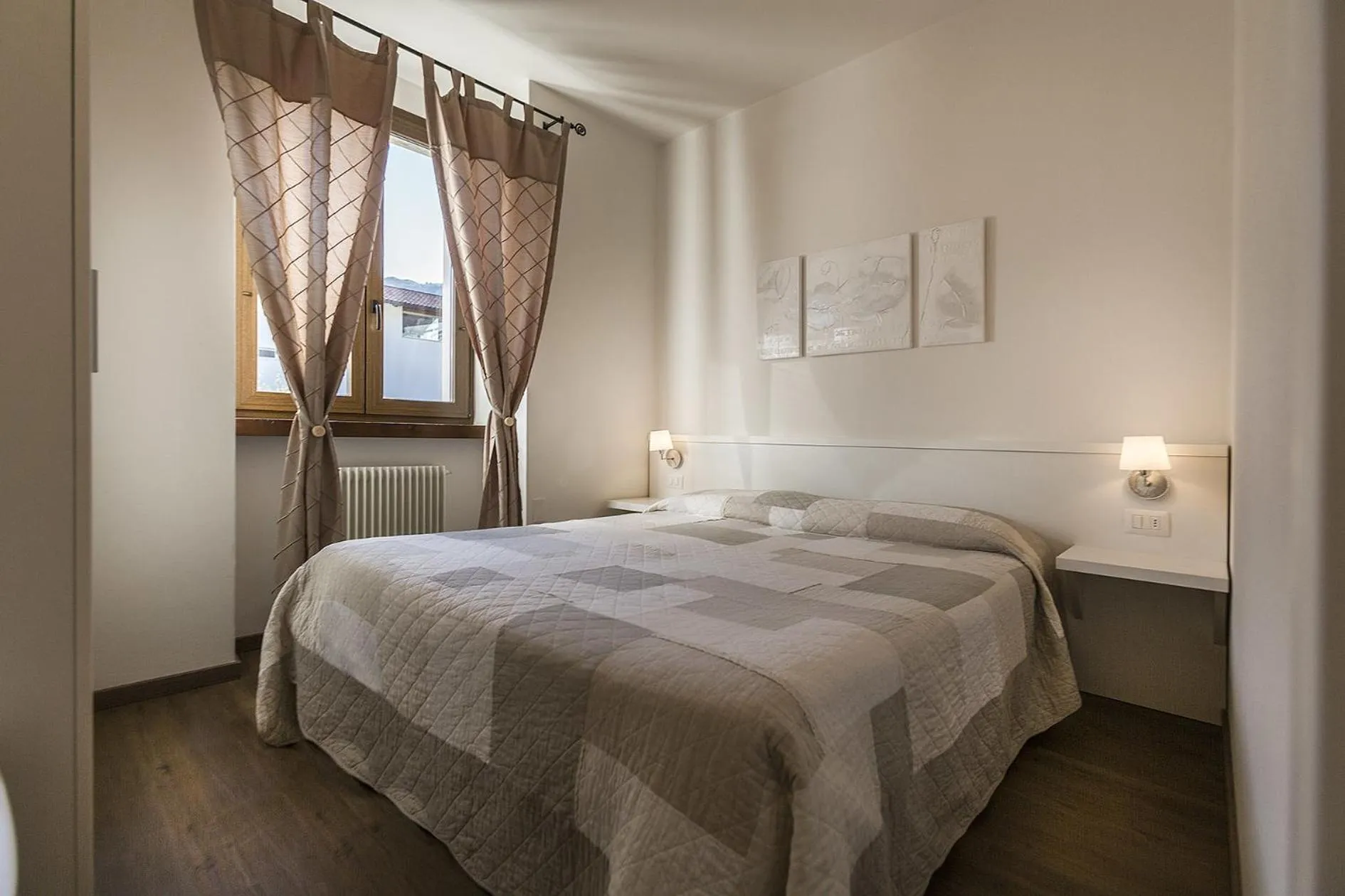 Bedroom, Bed in Le Servite Apartments