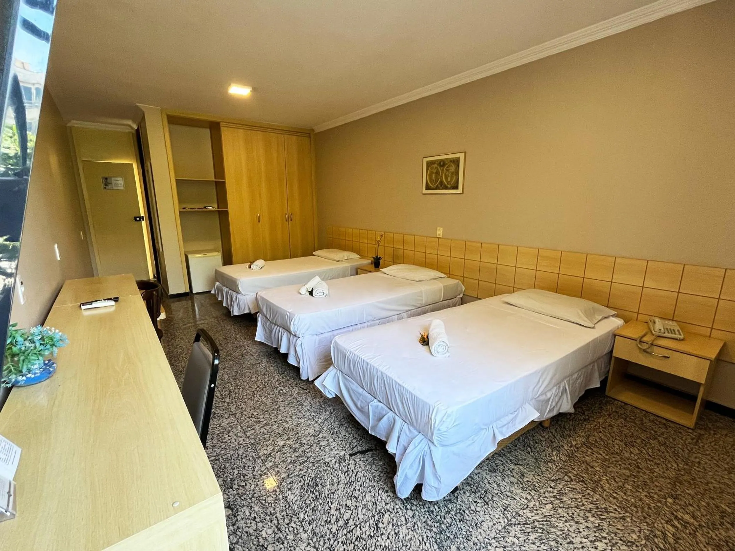 Bed in Hotel Diplomat by Bsb Inn