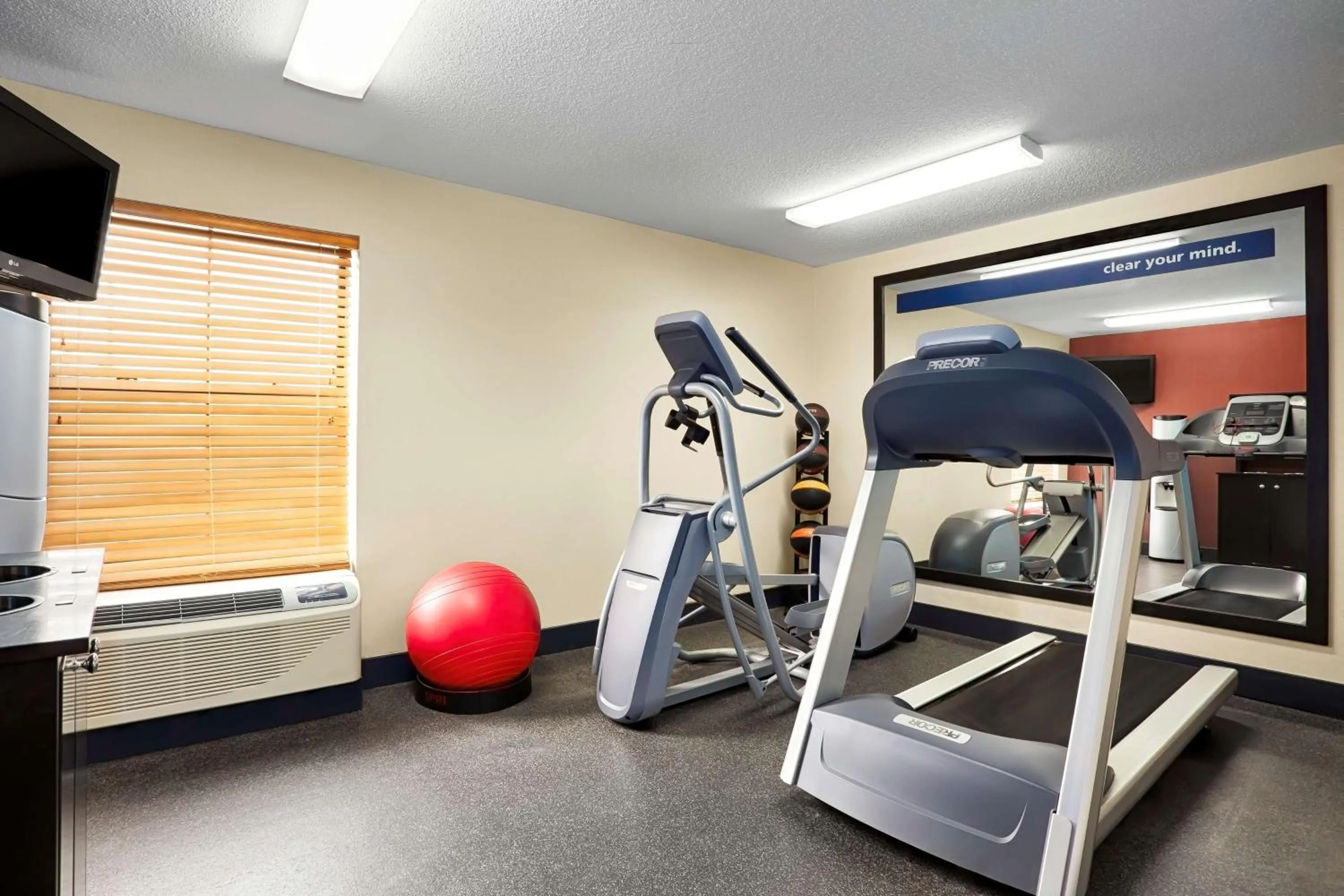 Fitness centre/facilities in Hampton Inn Georgetown-Marina