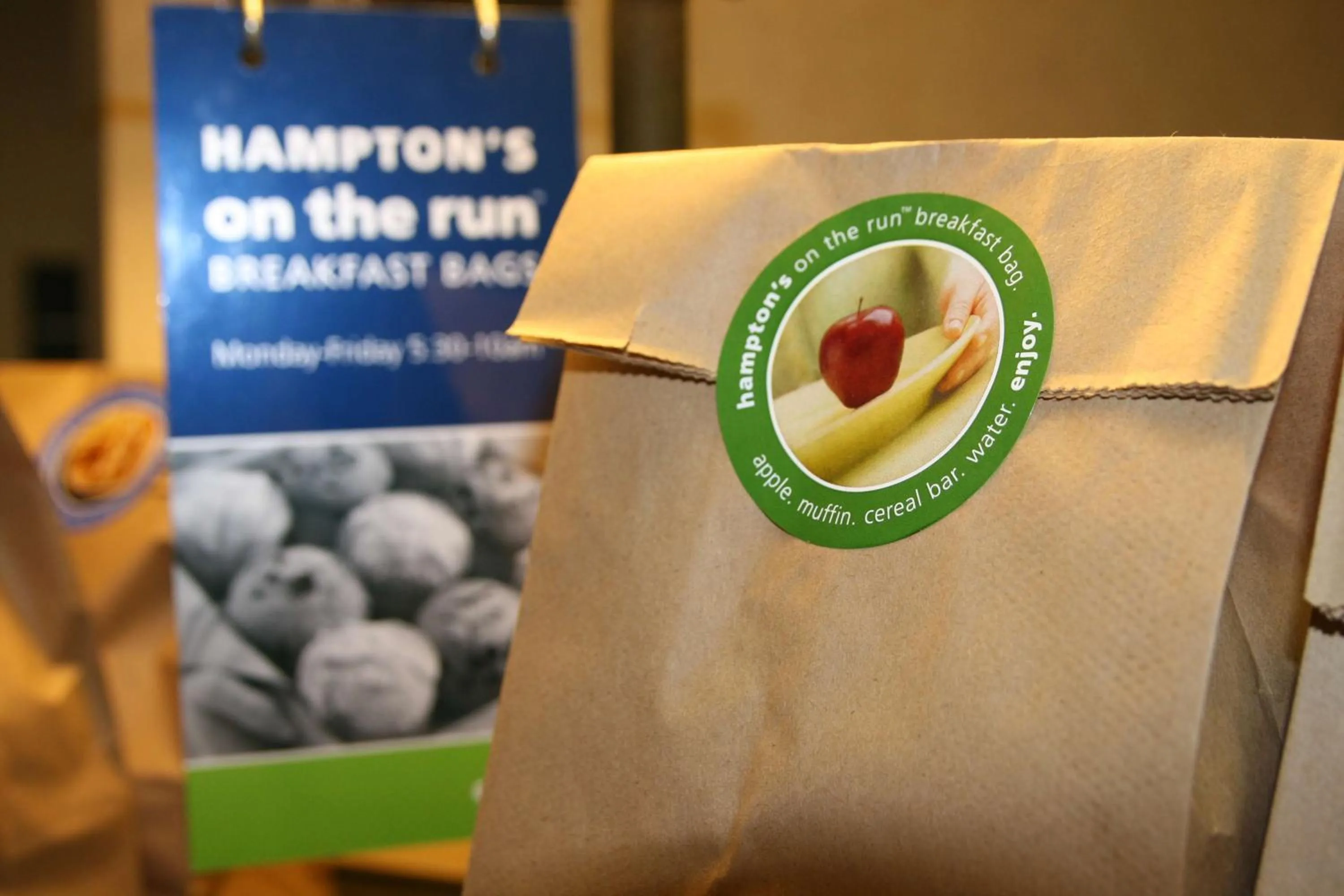 Dining area in Hampton Inn Georgetown-Marina