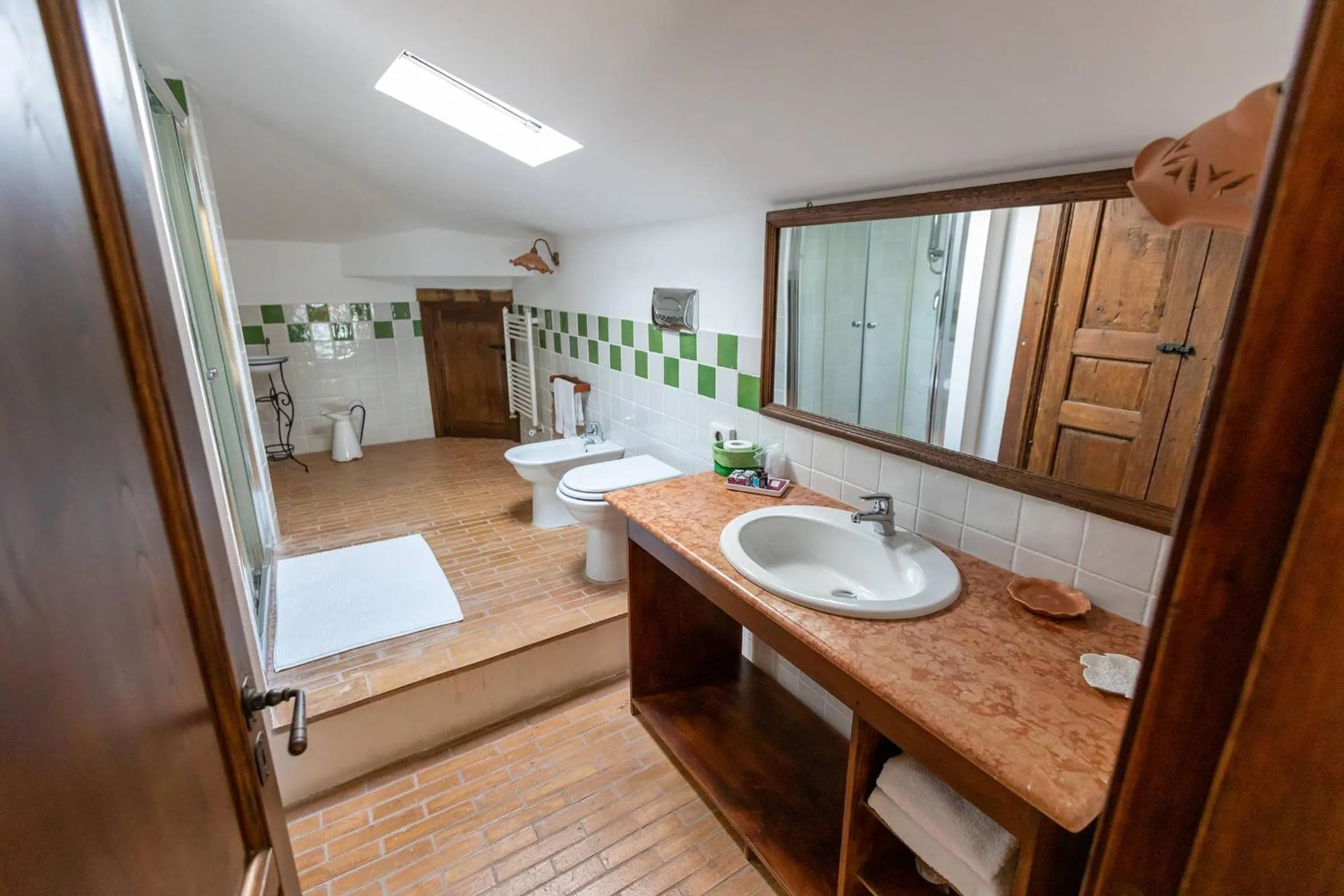 Bathroom, Bed in Il Castello di San Sergio