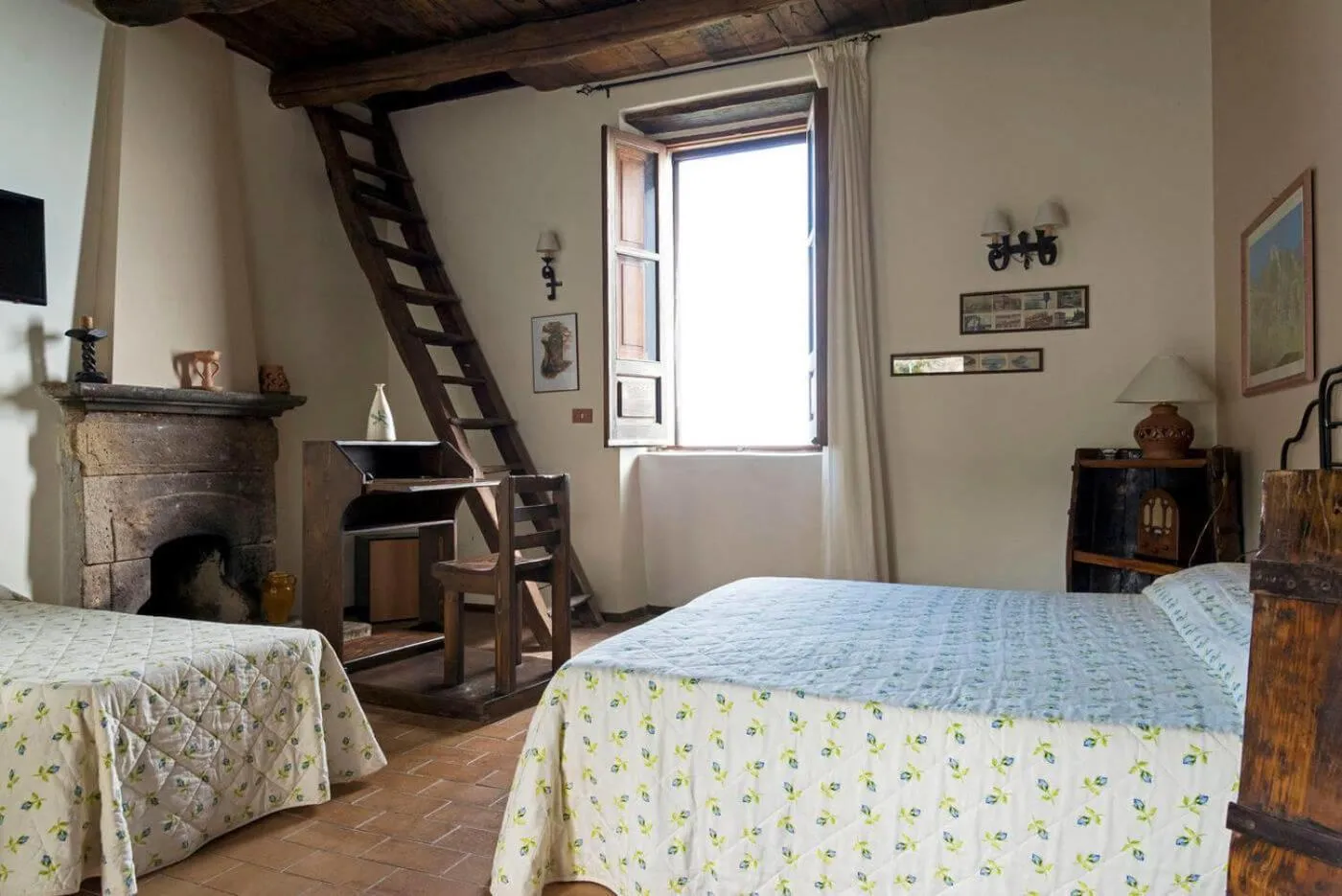 View (from property/room), Bed in Il Castello di San Sergio