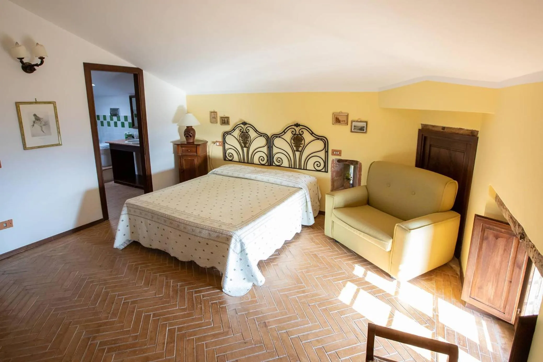 Photo of the whole room, Bed in Il Castello di San Sergio