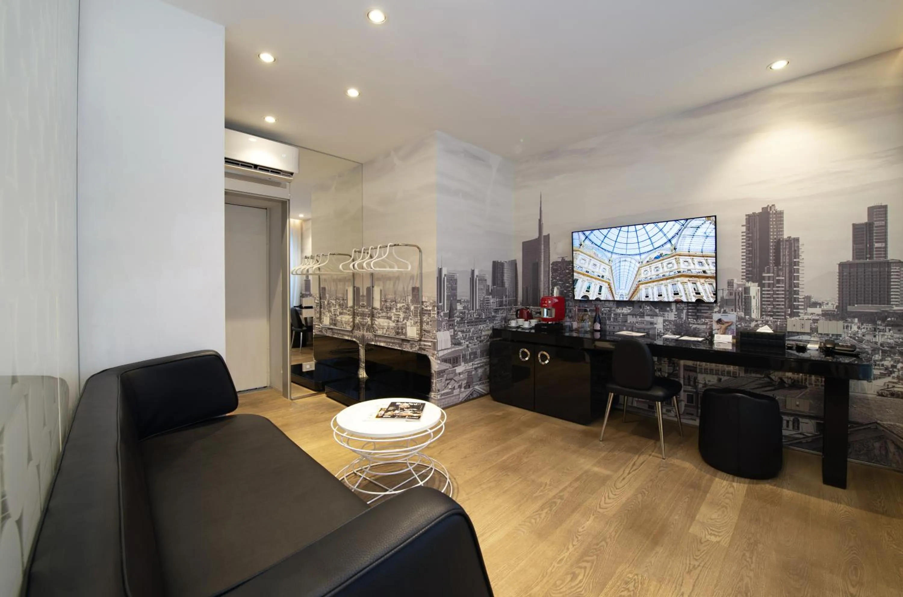 Photo of the whole room in The Street Milano Duomo | a Design Boutique Hotel