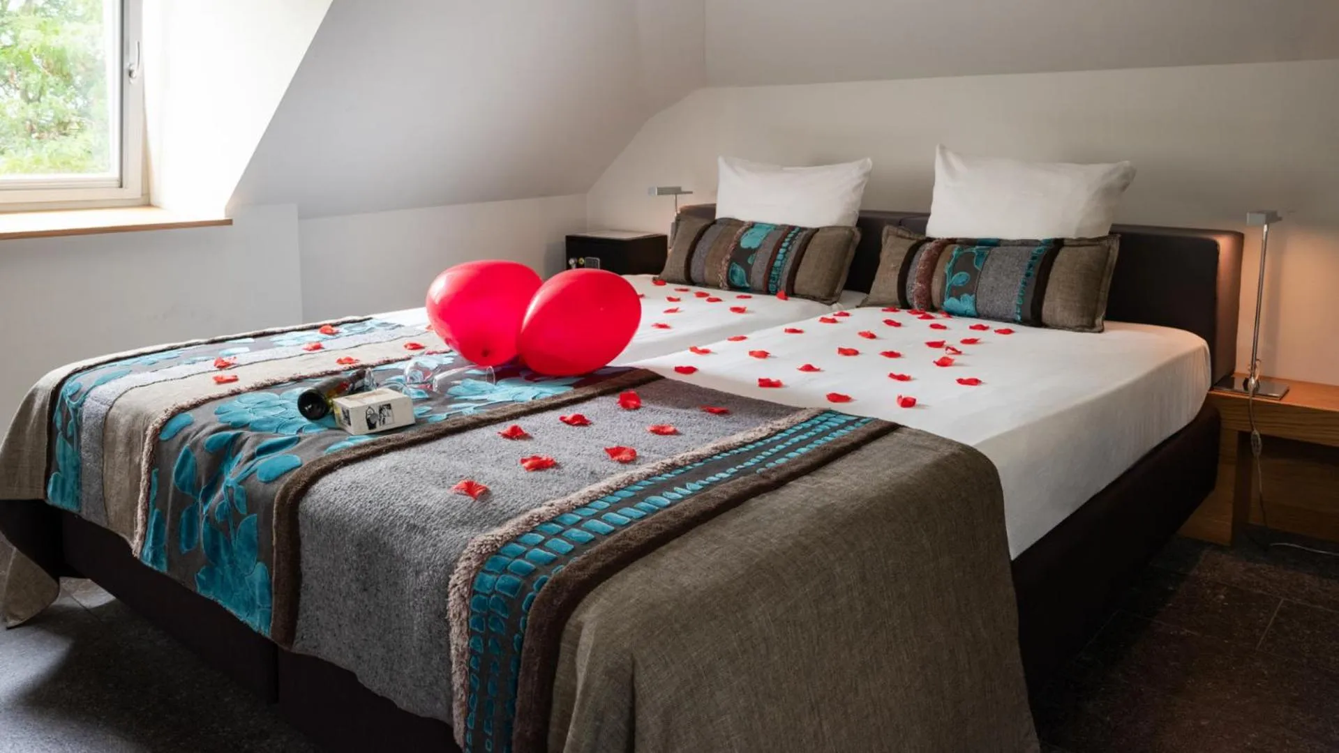 Bed in Villa Valkenburg