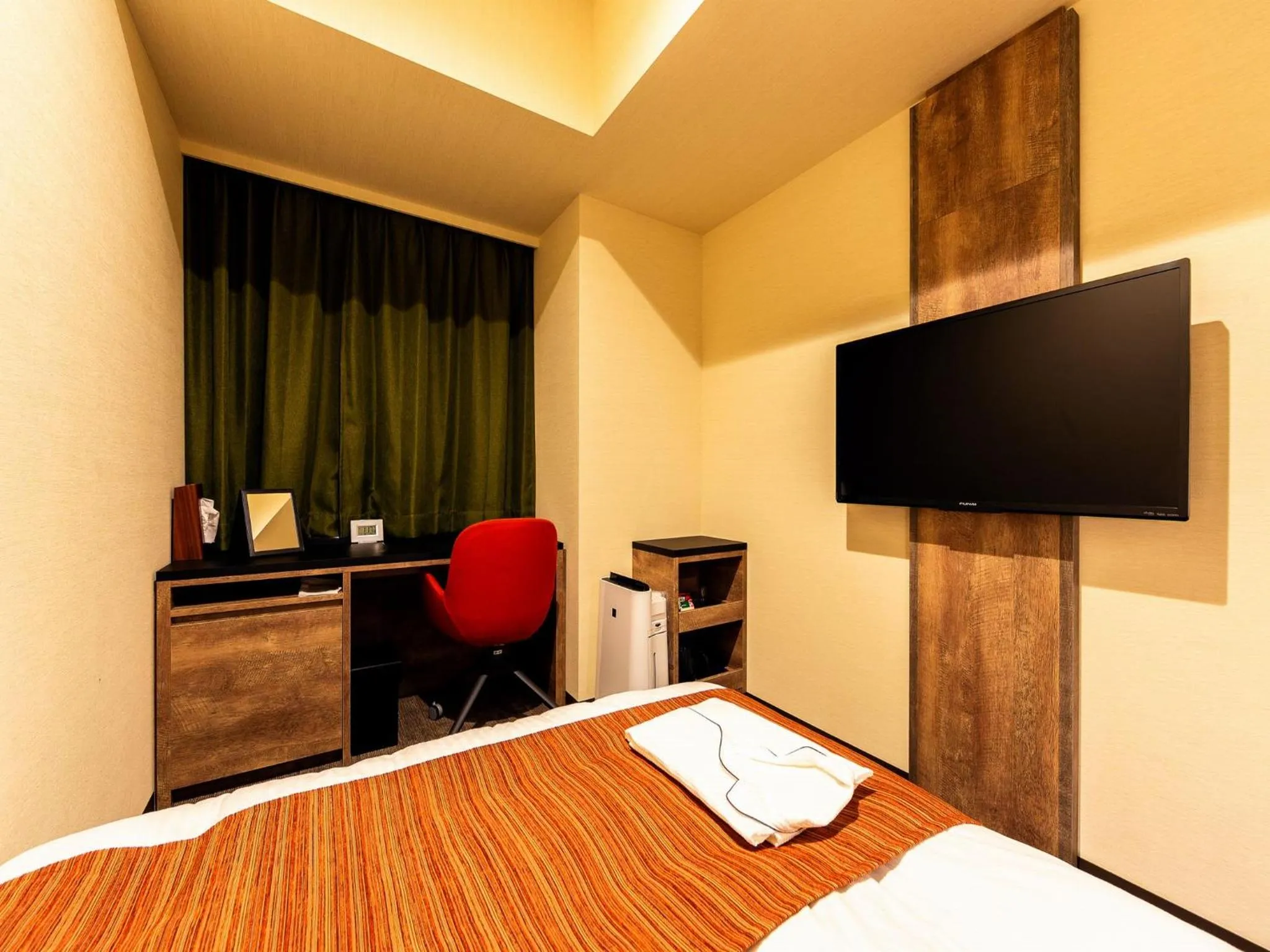 Photo of the whole room, Bed in Rembrandt Style Sapporo