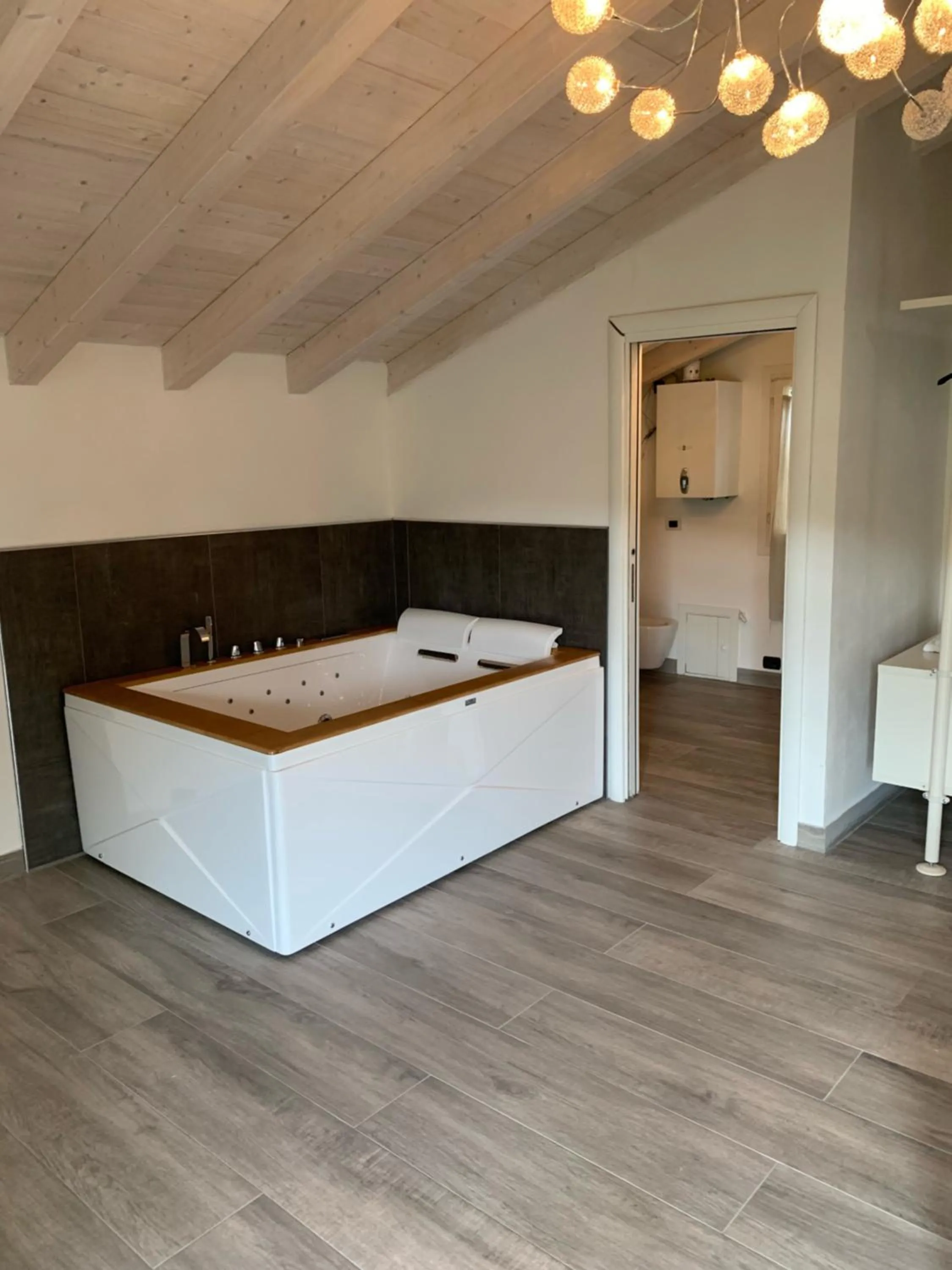 Hot Tub in Locanda Zita