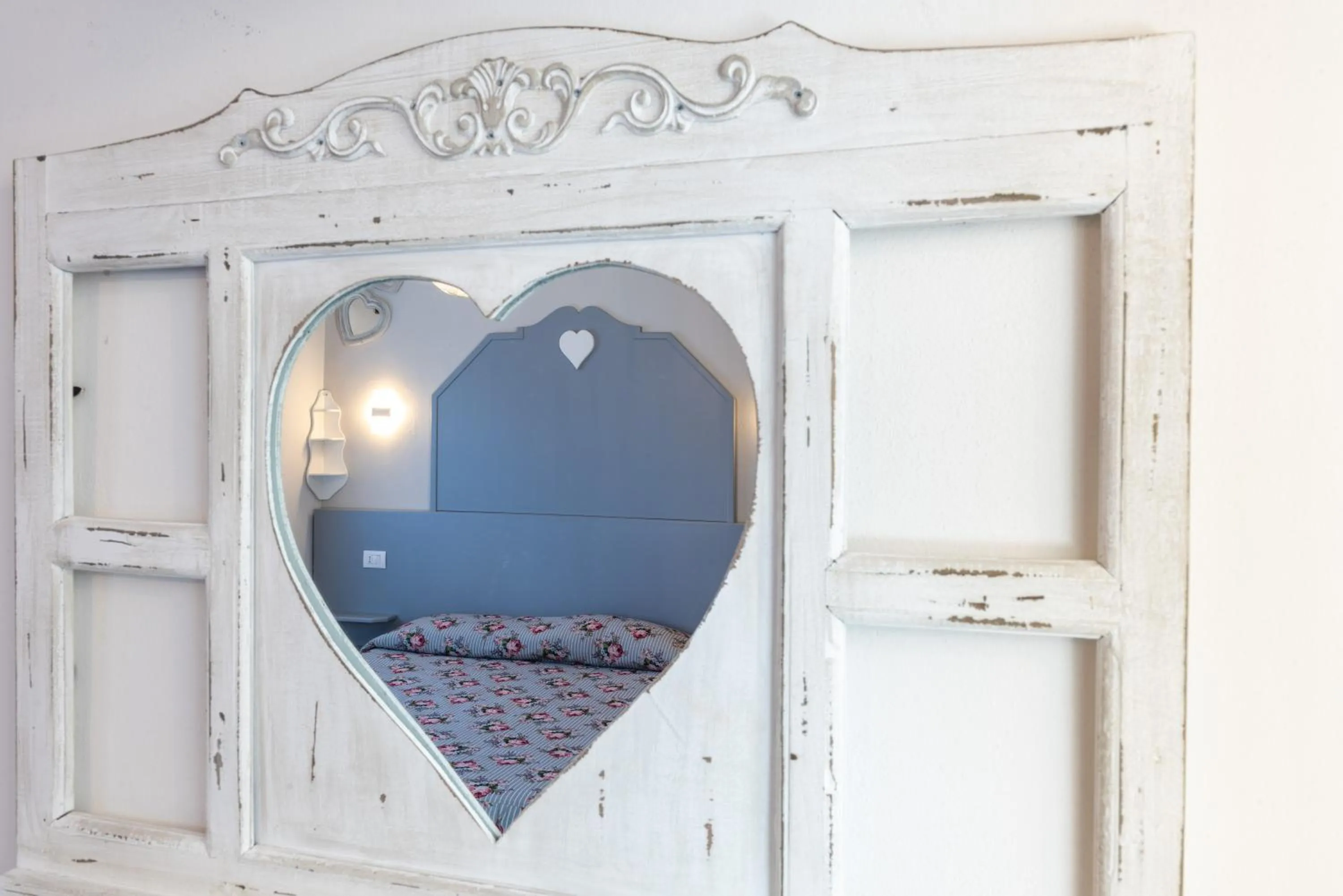 Decorative detail, Bed in Locanda Zita