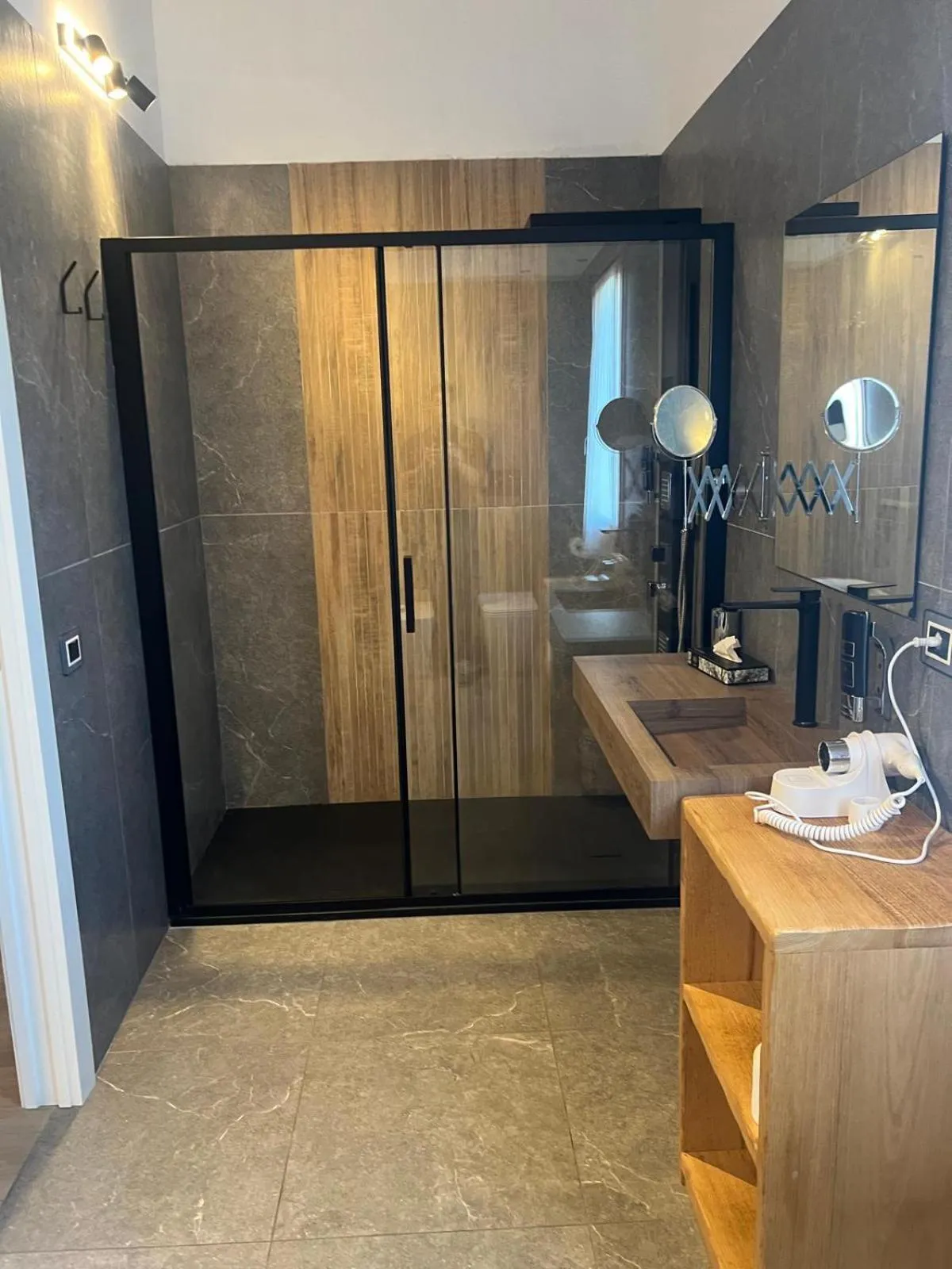 Shower in Locanda Zita