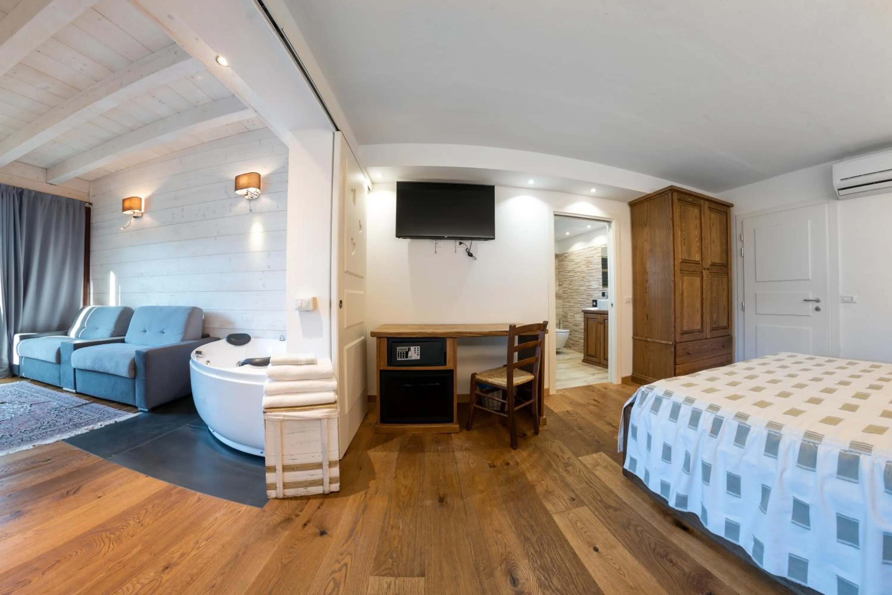 TV and multimedia, Bed in Locanda Zita