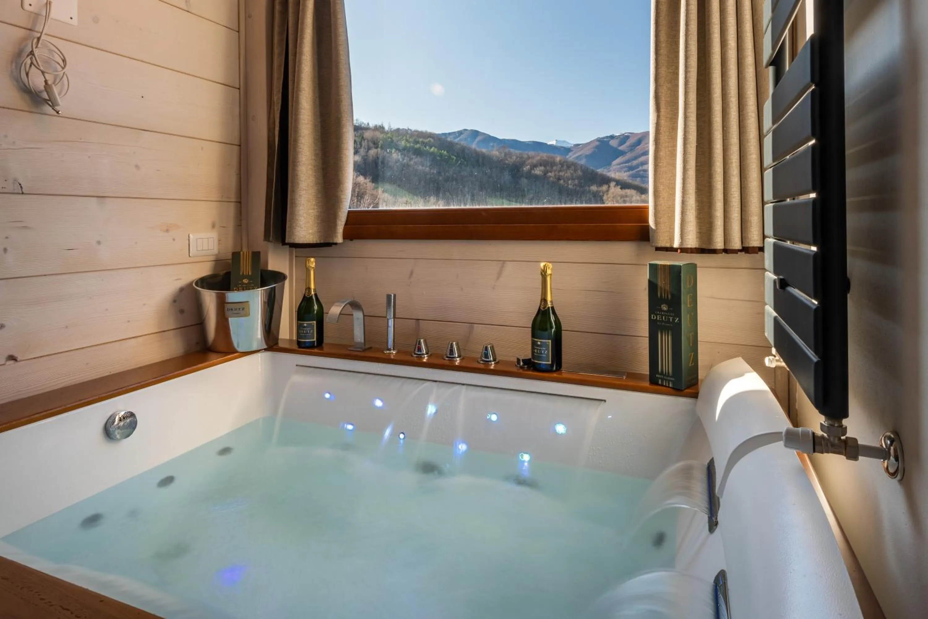 Hot Tub in Locanda Zita