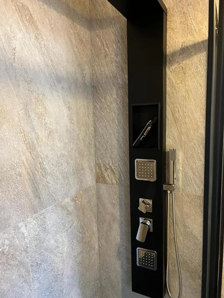 Shower in Locanda Zita