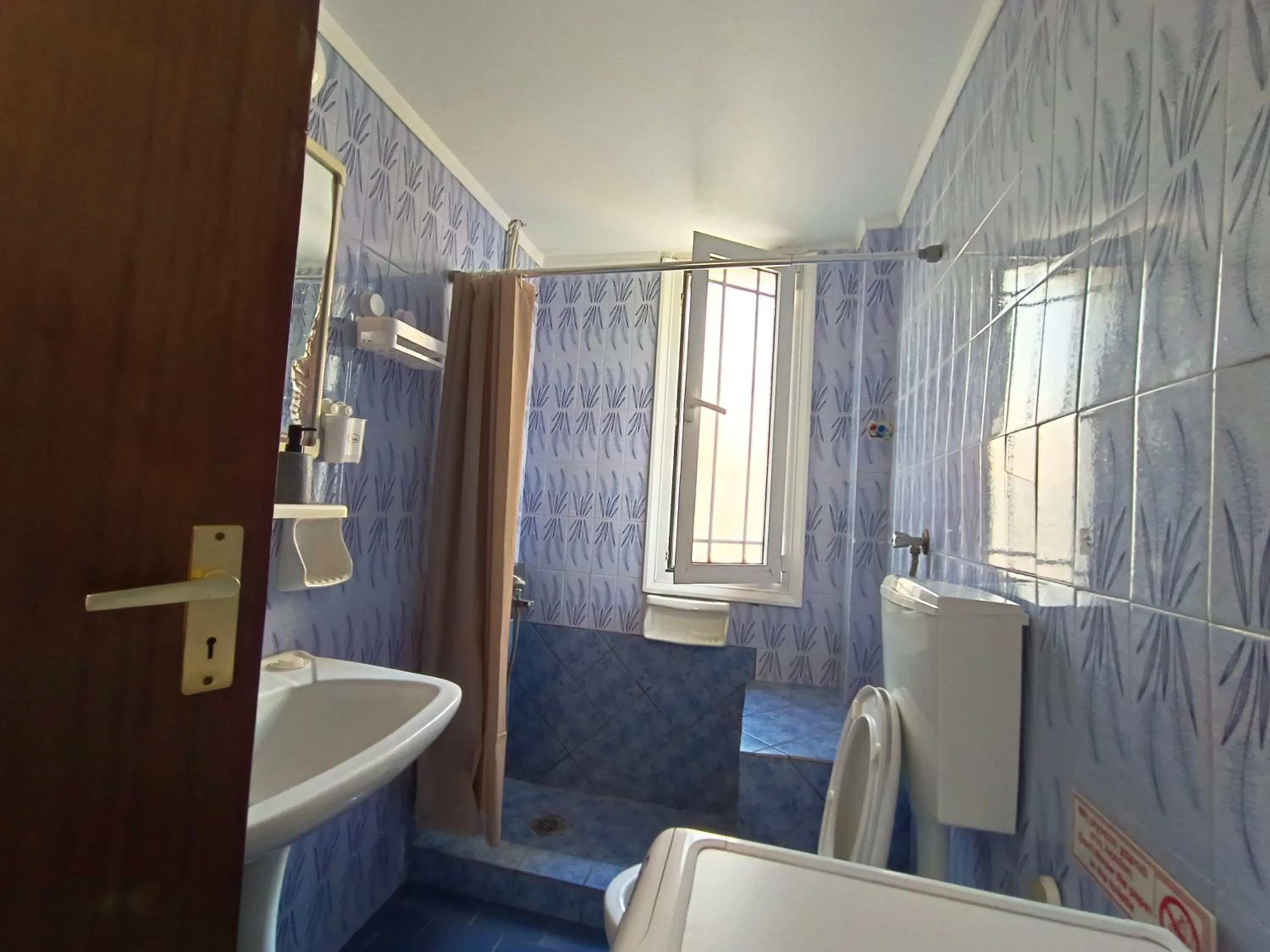 Bathroom in Albatross Apartments