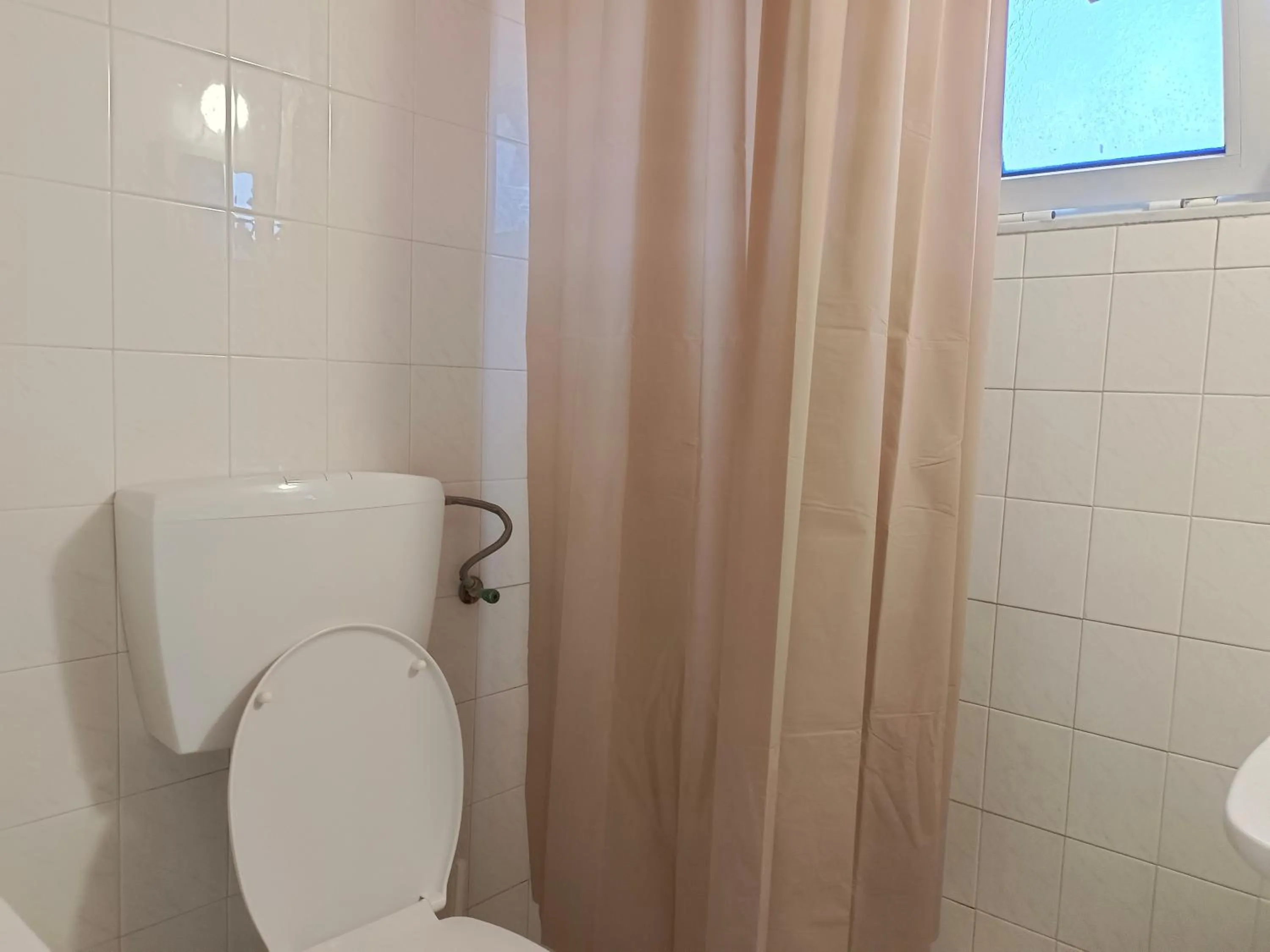 Bathroom in Albatross Apartments